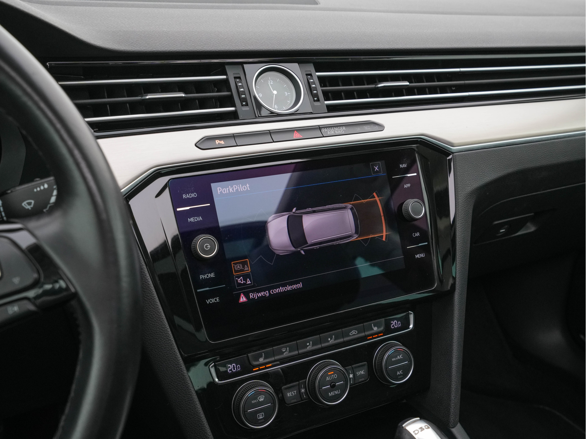 Volkswagen Passat Variant 2.0 BiTDI 4Motion Highline Executive-Pack Aut. *PANO | ADAPTIVE-CRUISE | DIGI-COCKPIT | NAVI-FULLMAP | LEATHER-ALCANTARA | FULL-LED | ERGONOMIC-COMFORT-SEATS | KEYLESS | ECC | PARKPILOT | TOWBAR | 17''ALU*