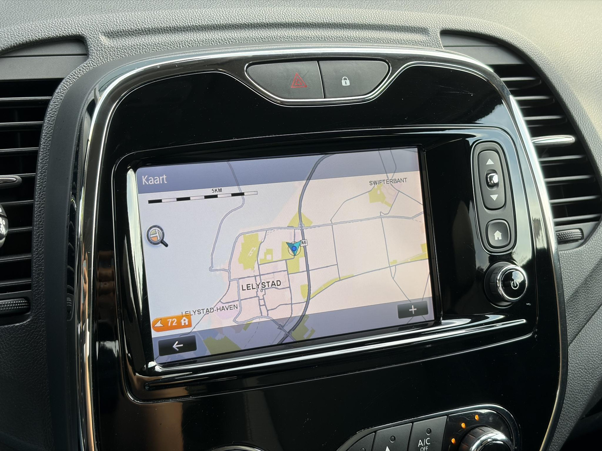 Renault Captur 1.2 TCe Dynamique ✓Navi✓Trekhaak✓Keyless✓Clima✓Cruise✓Dealer Onderhouden✓Automaat✓120pk✓Lm velgen✓Pdc✓N.A.P✓Apk tot 06-2027