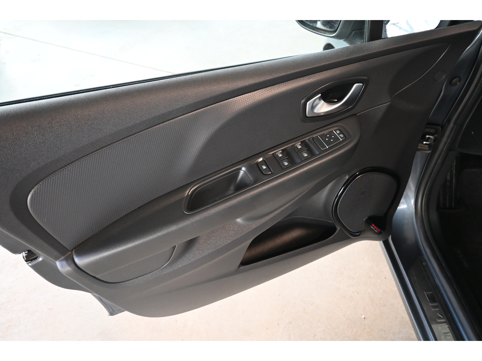 Renault Clio 1.5 dCi Limited Airco LED Navigatie Goed Onderhouden! Rijklaarprijs! Inruil Mogelijk!