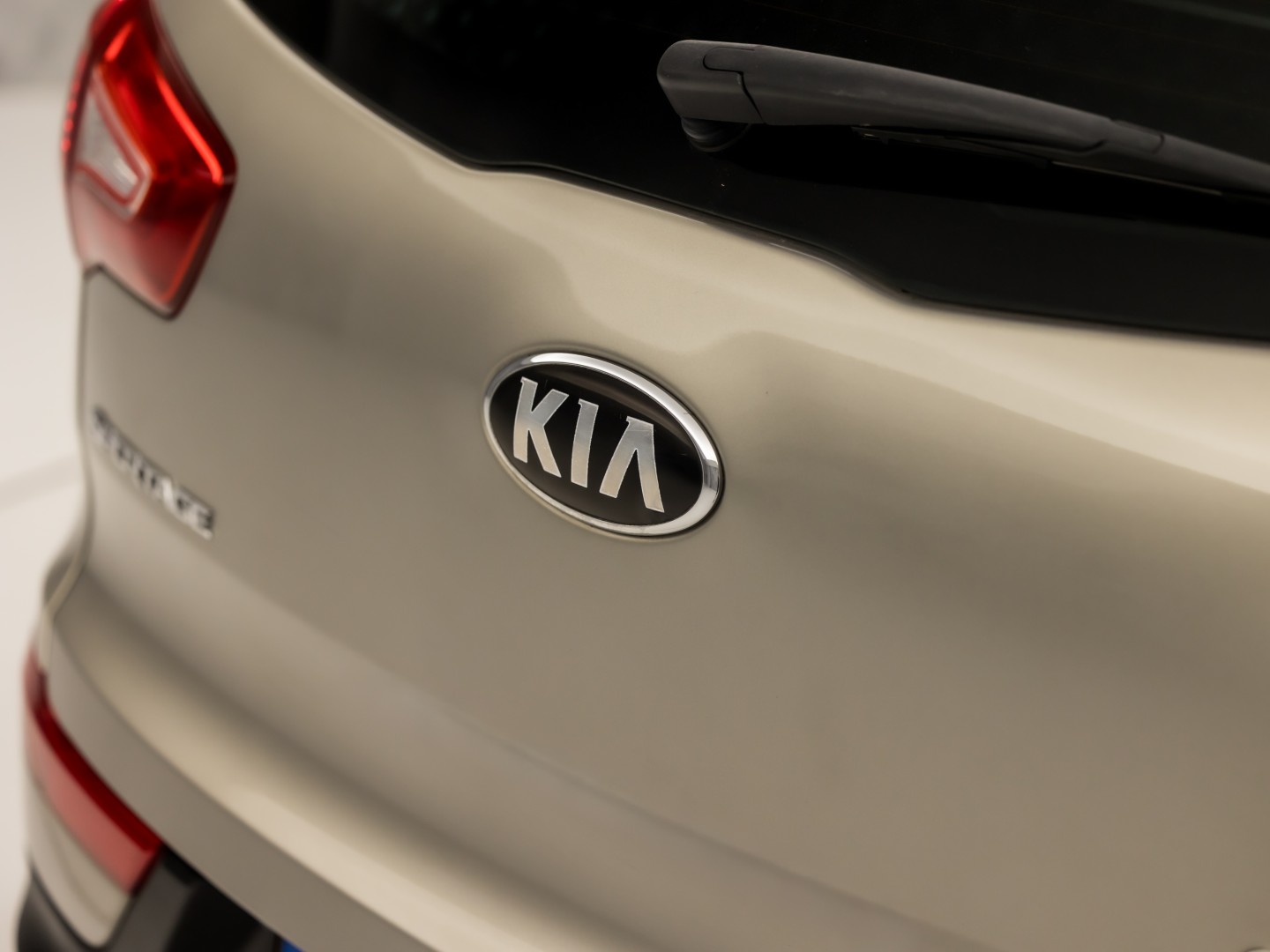 Kia Sportage 1.6 GDI Super Pack Sport (NAVIGATIE, CAMERA, CLIMATE, LEDER, SPORTSTOELEN, CRUISE, GETINT GLAS, NIEUWSTAAT)