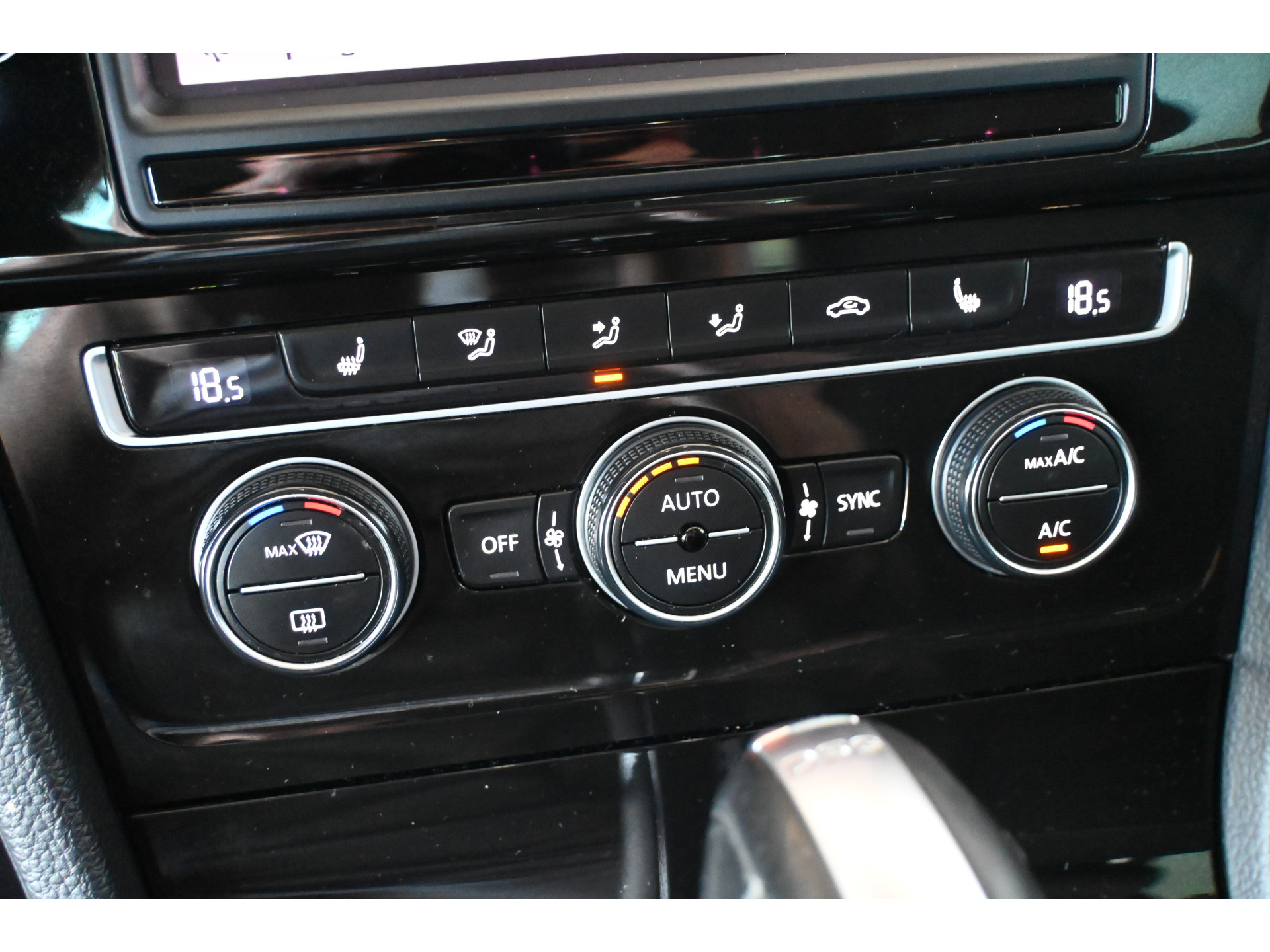 Volkswagen Golf 1.4 TSI Highline Nap Automaat Navigatie Cruise Clima Stoelverwarming Massage Inruil Mogelijk