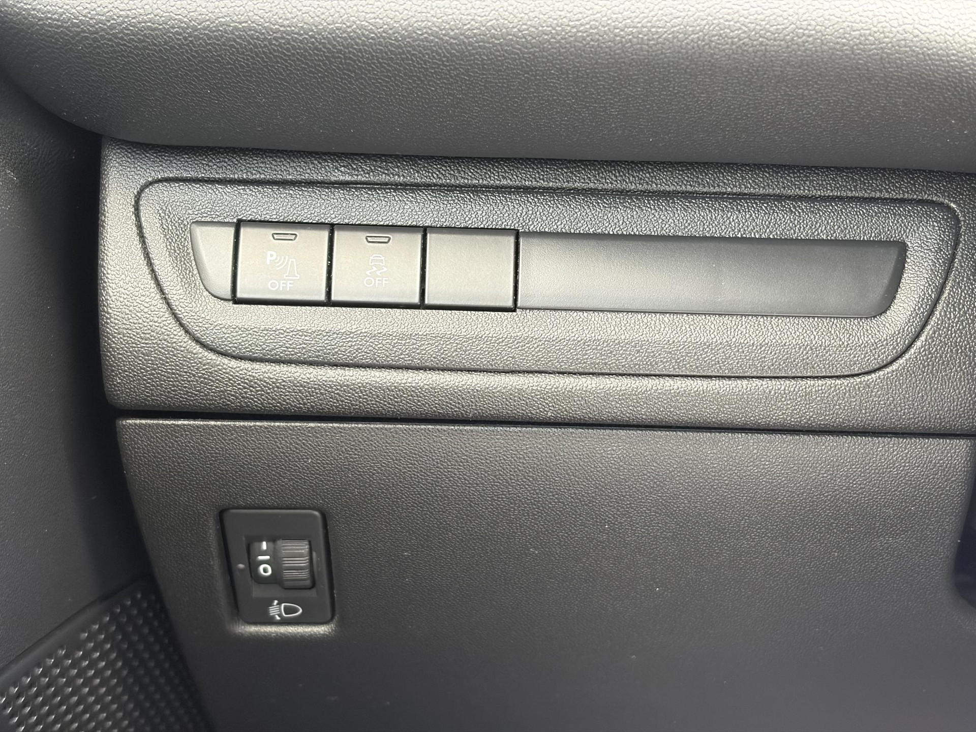 Peugeot 208 1.2 PureTech Blue Lion ✓Nieuwe D-riem✓Afn.Trekhaak✓Carplay✓Navi✓Airco✓Cruise✓Pdc✓2e Eigenaar✓Weinig Km✓5 Deurs✓N.A.P✓Apk tot 08-2027