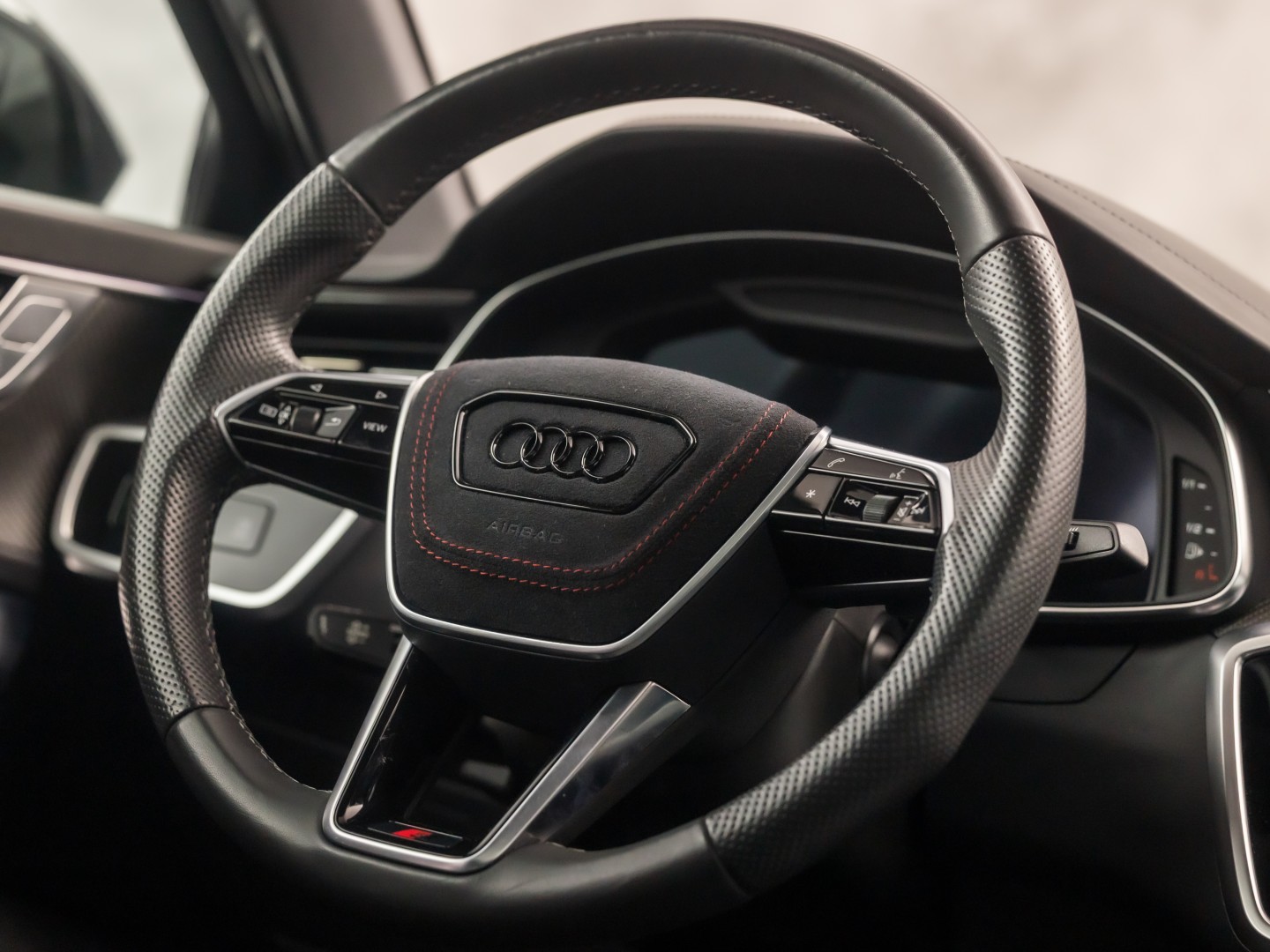 Audi A6 55 TFSI e Quattro S-Line Competition 367Pk Automaat (PANORAMADAK, CARBON PACK, BANG&OLUFSEN, APPLE CARPLAY, CAMERA, MEMORY SEATS, GETINT GLAS, HEAD-UP DISPLAY, ADAPTIVE CRUISE, SFEERVERLICHTING, NIEUWSTAAT)