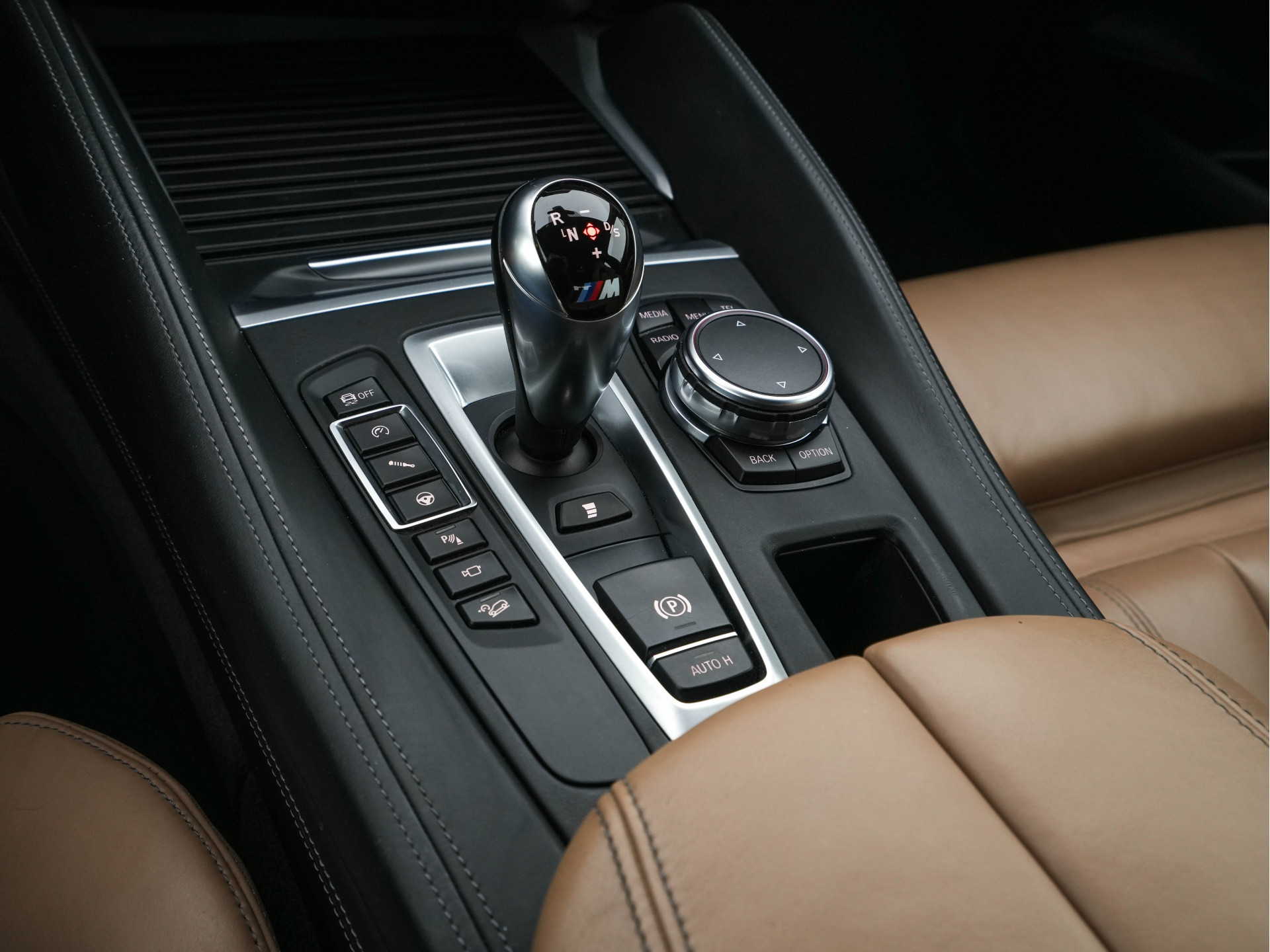 BMW X6 M Sport-Pack Innovation-Pack [ CHIP-TUNING 680-PK/850-Nm ] Aut. *LUXURY-LEATHER | NIGHT-VISION | TOPVIEW | MEMORY-PACK | HARMAN/KARDON-AUDIO | HEAD-UP | SOFT-CLOSE |  BLIND-SPOT | DAB+ | FULL-LED | NAVI-FULLMAP | HEATED-SPORTSEATS | SHIFTPADDLES |