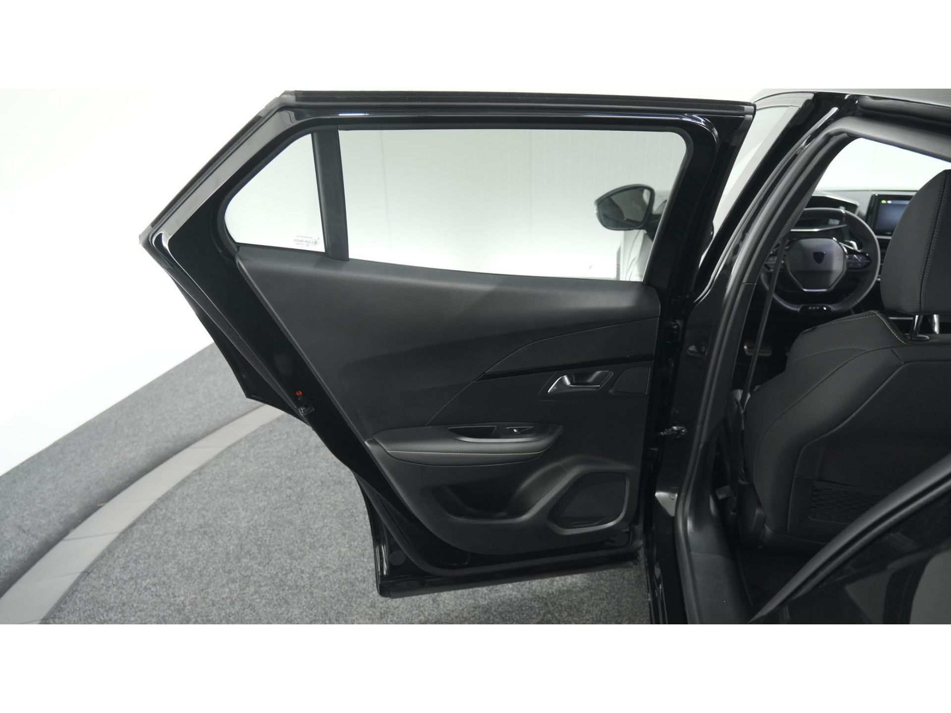 Peugeot 2008 PureTech 130 EAT8 GT | 360 Camera | Adaptieve Cruise Control | Dodehoekdetectie | Apple Carplay