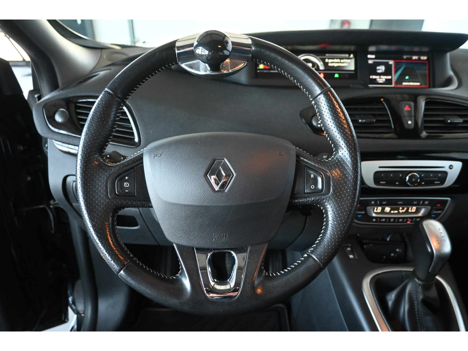 Renault Grand Scenic 1.5 dCi Bose Automaat Clima Navigatie Cruise Control Rijlaarprijs! Inruil Mogelijk!