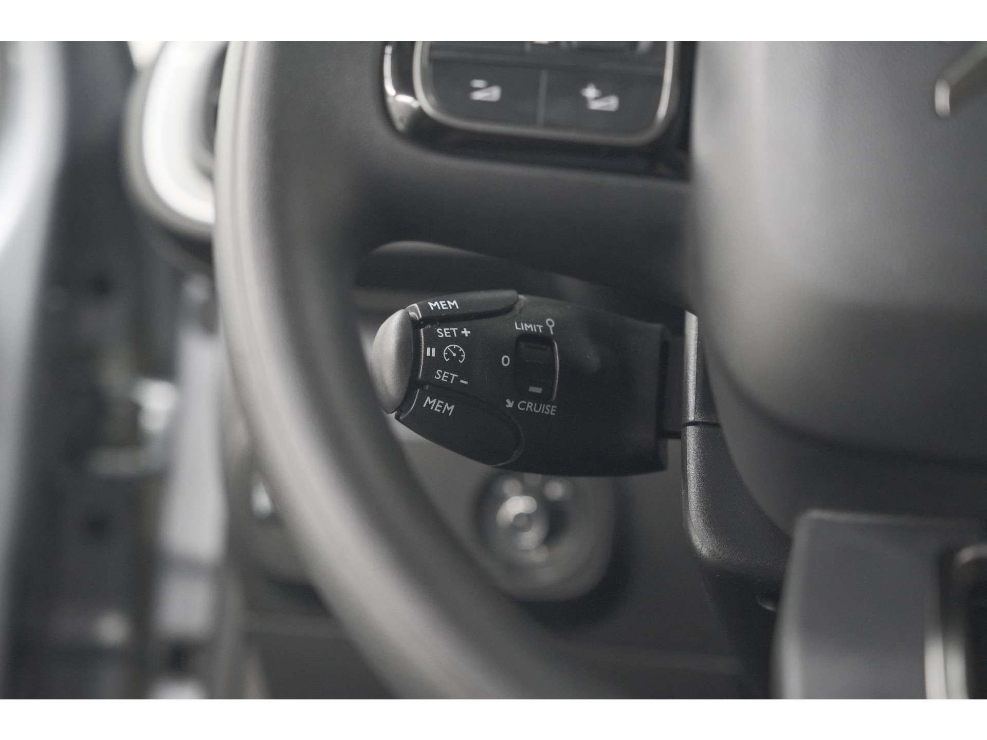 Citroen C3 PureTech 110 EAT6 Max | Parkeersensoren | Apple Carplay | 16 Inch Lichtmetalen Velgen