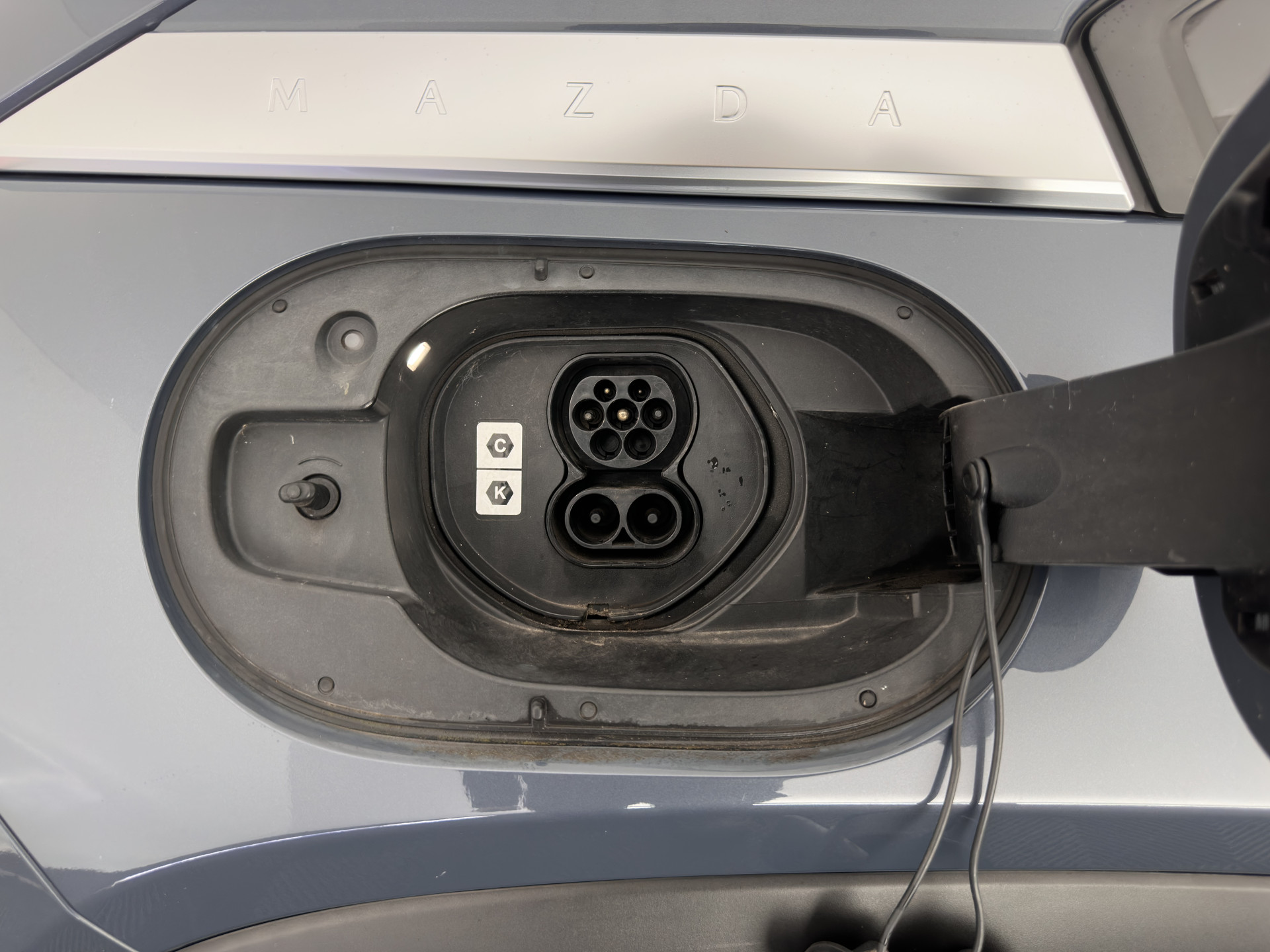 Mazda MX-30 e-SkyActiv 145 First Edition 36 kWh {SOH-92%} (INCL-BTW) Aut.*LEATHER-MICROFIBRE | FULL-LED | NAVI-FULLMAP | KEYLESS | BLIND-SPOT |  ADAPTIVE-CRUISE | HEAD-UP | CAMERA | DIGI-COCKPIT | MEMORY-PACK | SHIFT-PADDLES | 18"ALU*