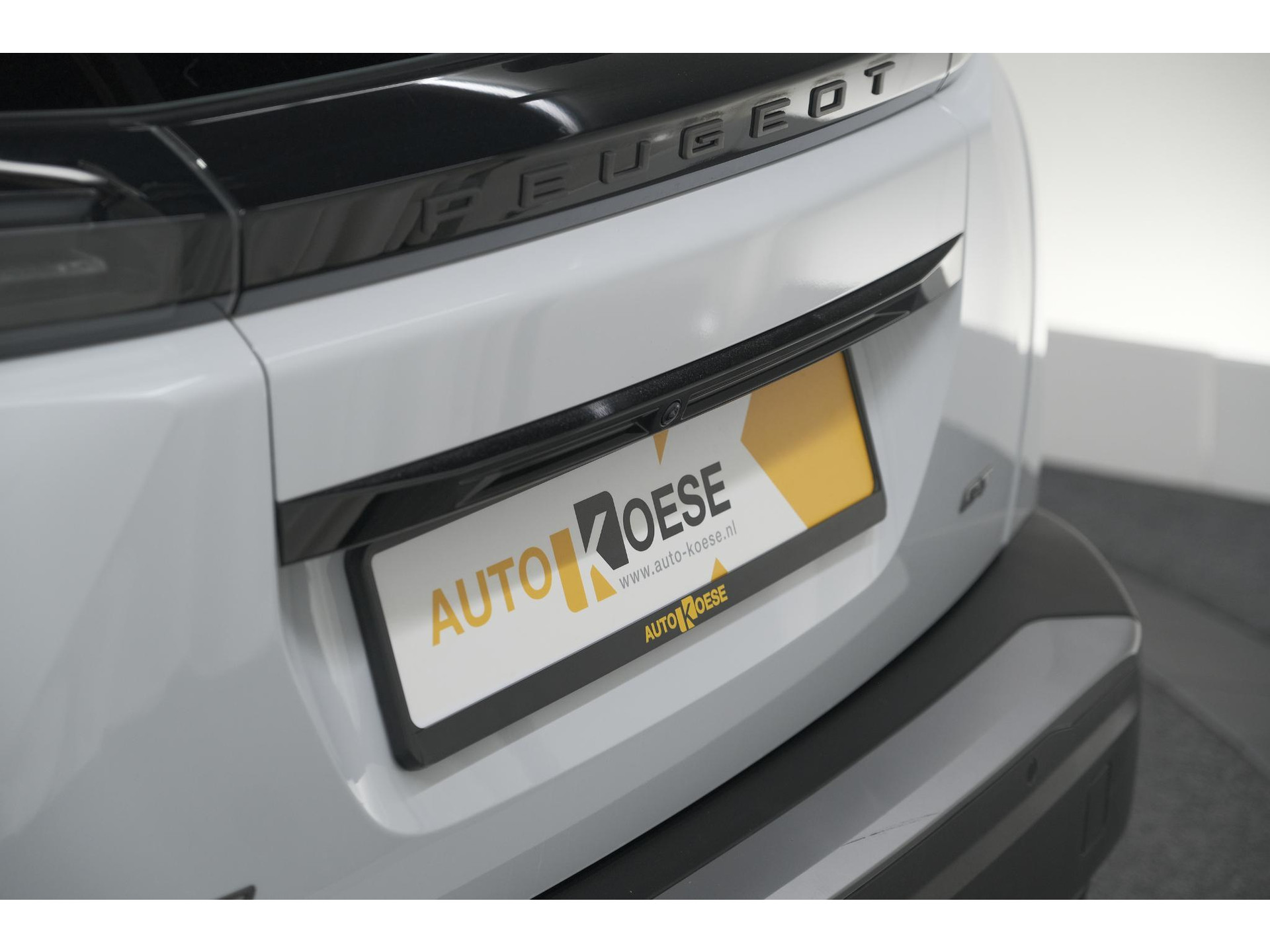 Peugeot 2008 PureTech 130 EAT8 GT | Camera | Apple Carplay | Parkeersensoren | 17 Inch Lichtmetalen Velgen