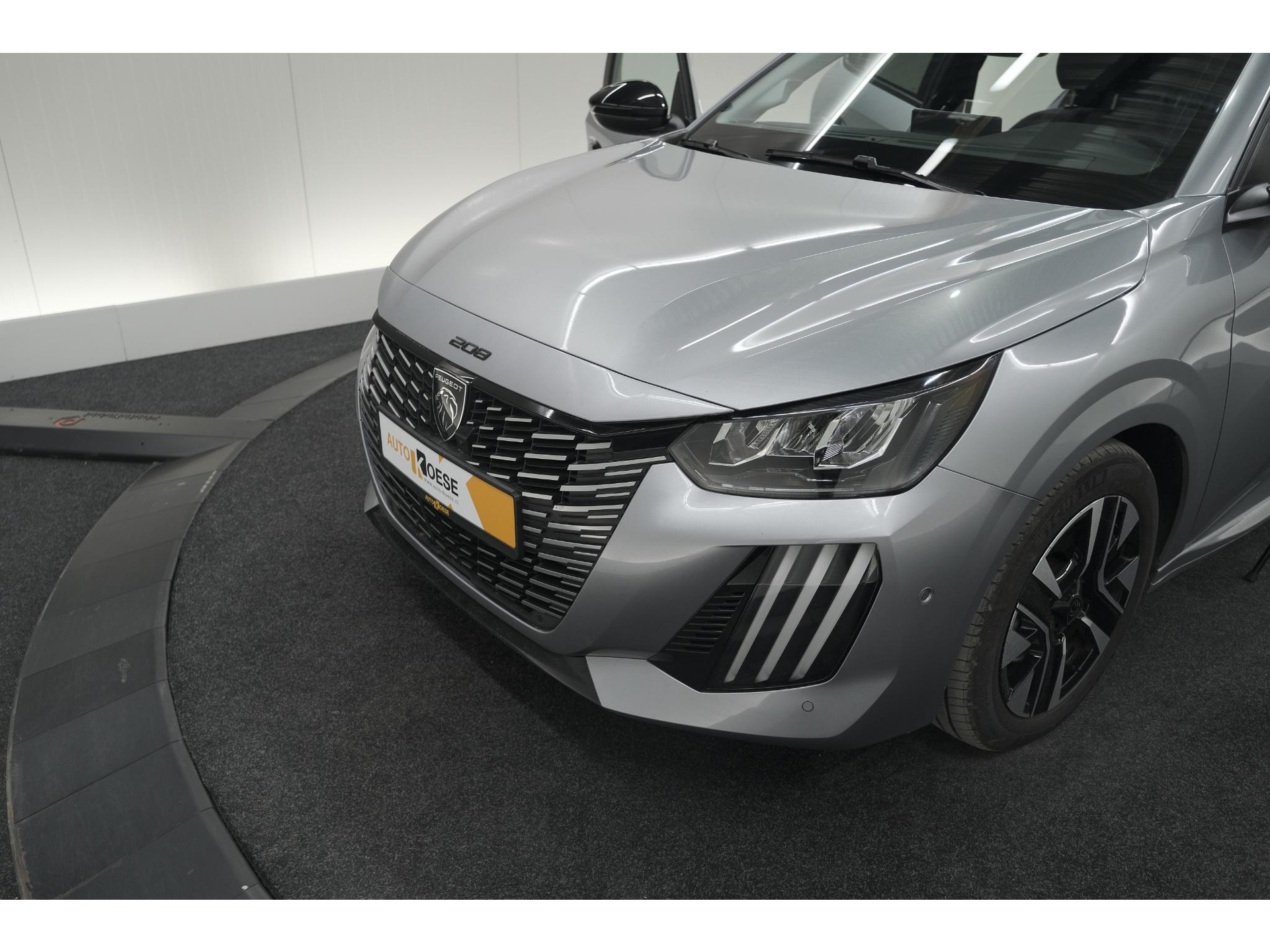 Peugeot 208 PureTech 100 Allure | 360 Camera | Dodehoekdetectie | Apple Carplay