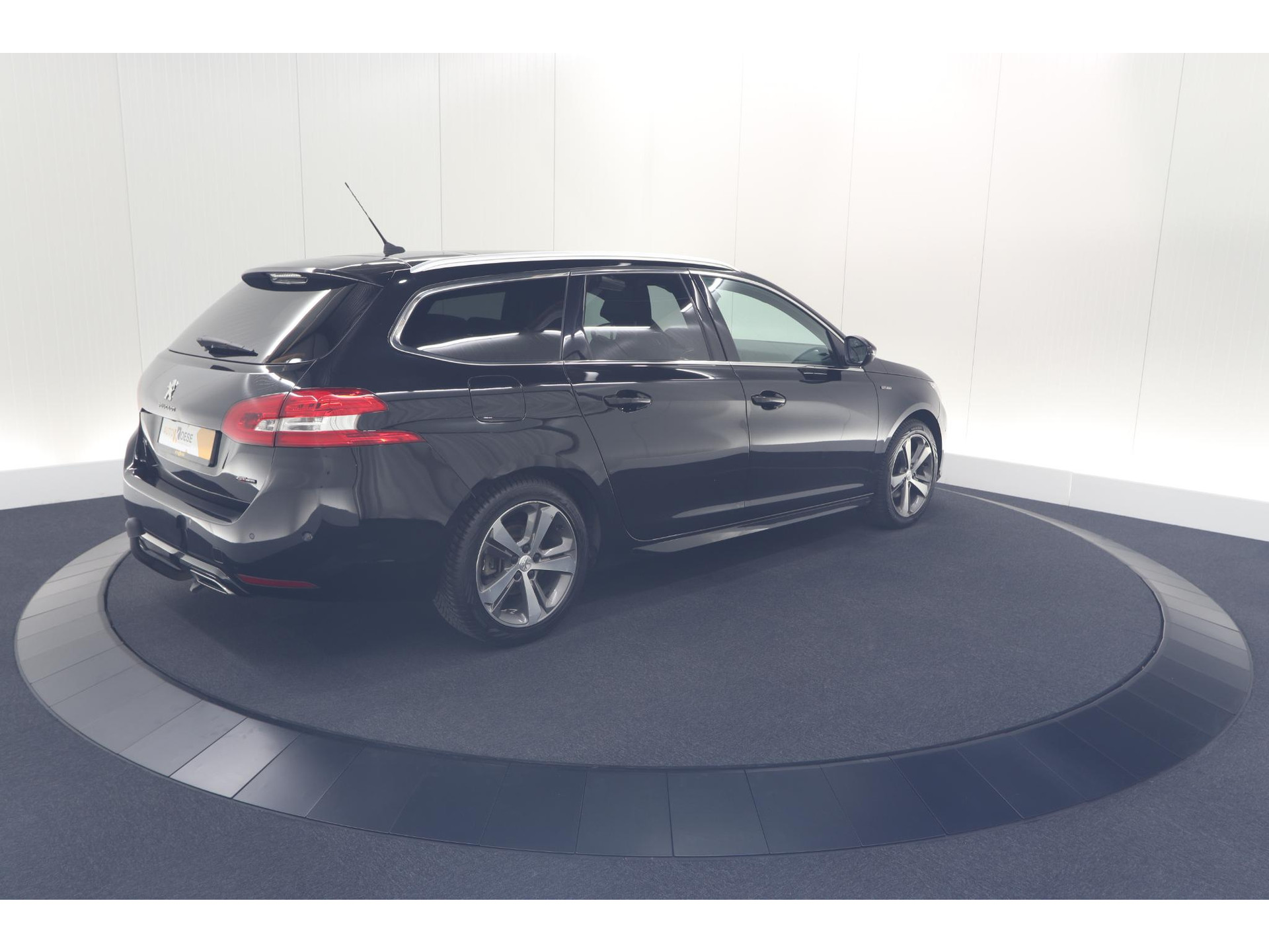 Peugeot 308 SW PureTech 130 GT-line | Trekhaak | Panoramadak | Camera | Alcantara Bekleding | Dodehoekdetectie