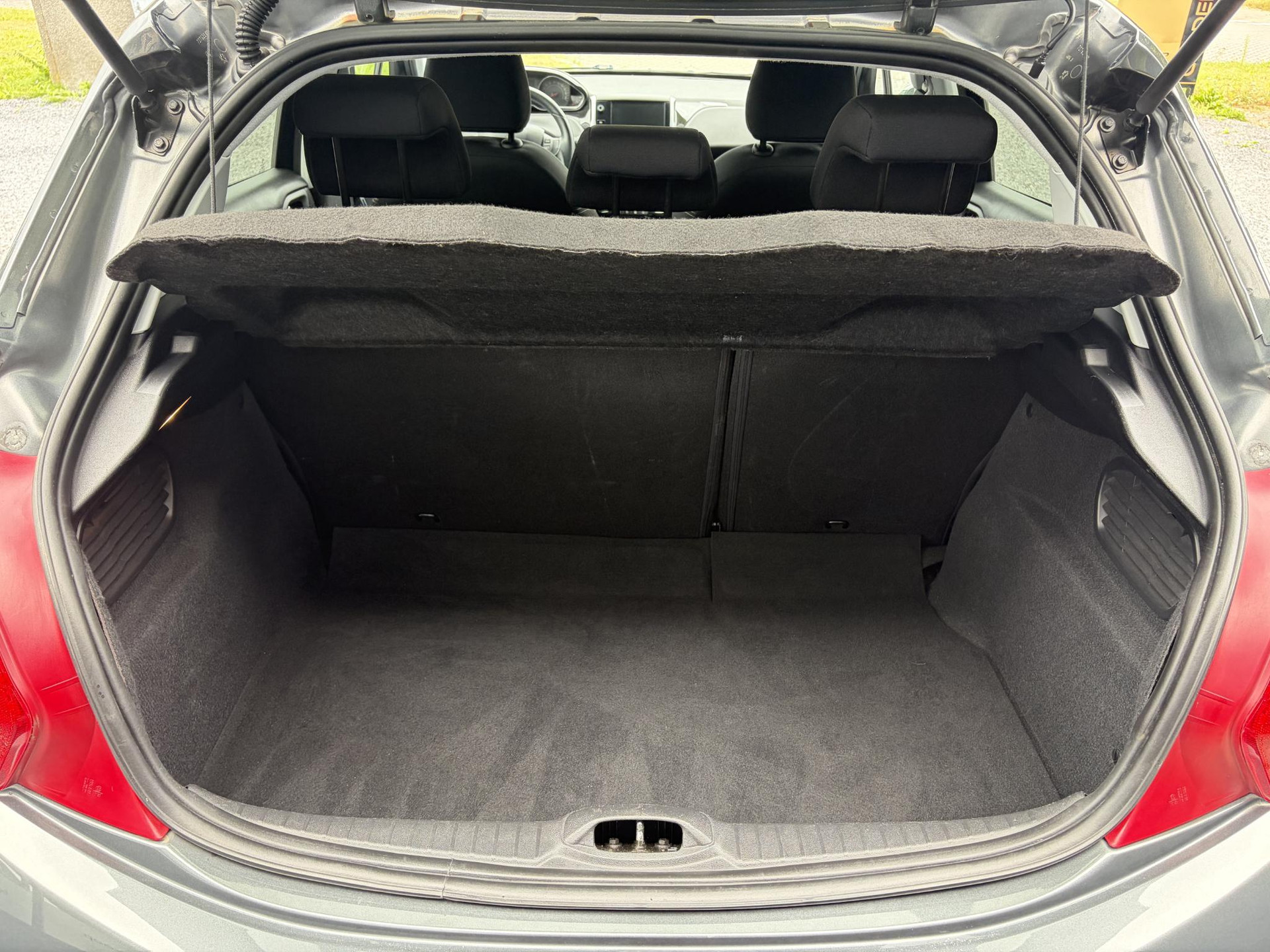 Peugeot 208 1.2 PureTech Style Pack 1e Eigenaar l Navi l Clima l Cruise l 5 Deurs l Lm velgen l Pdc l N.A.P l Apk tot 04-2027