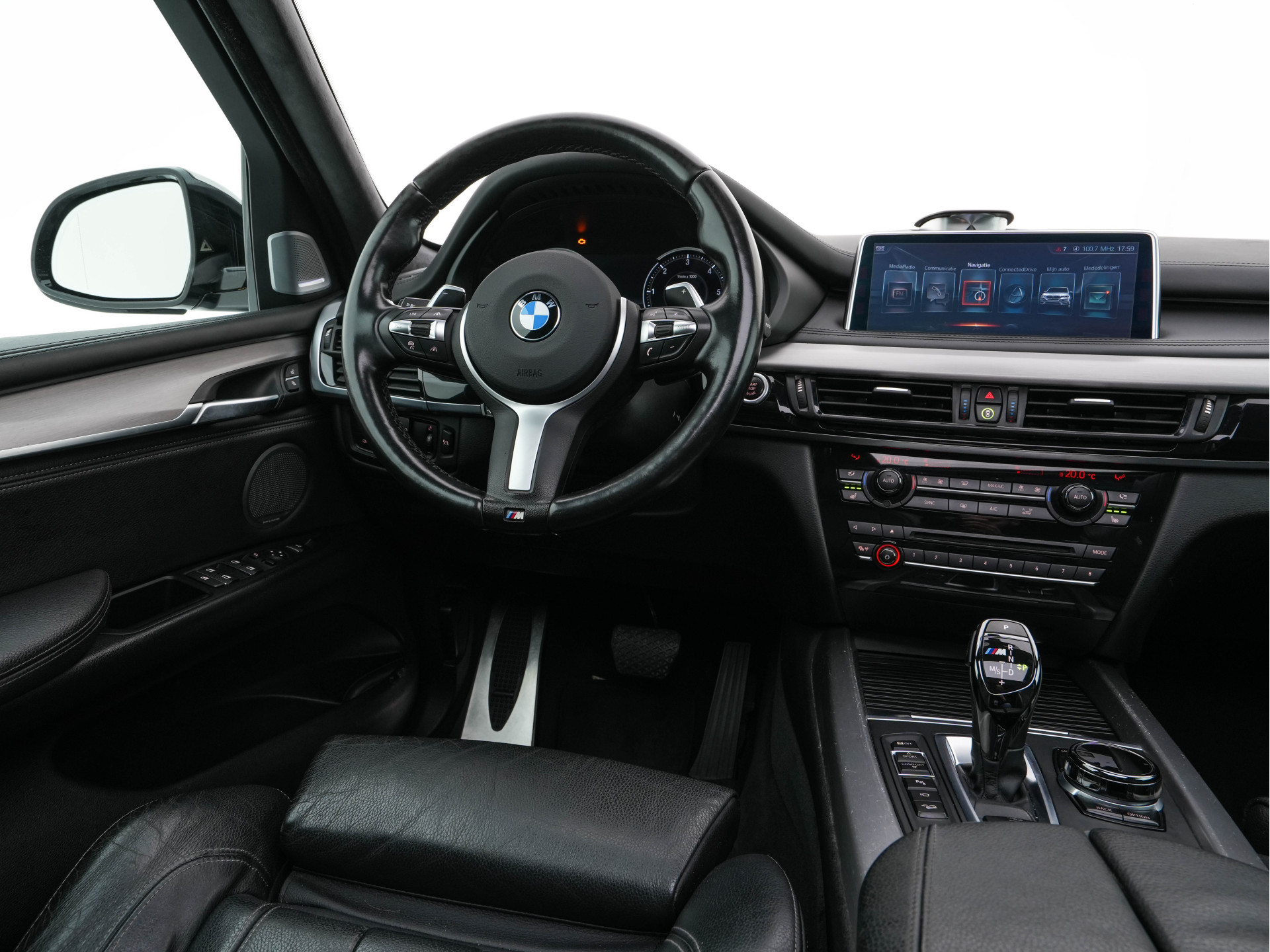 BMW X5 M50d M-Aerodinamica Aut. *PANO | HEAD-UP | LEATHER | ADAPTIVE-CRUISE | SOFT-CLOSE | BANG&OLUFSEN | TOP-VIEW | BLINDSPOT | NIGHT-VISION | MEMORY-PACK | DIGI-COCKPIT | HEATED-COMFORTSEATS | NAVI-FULLMAP |