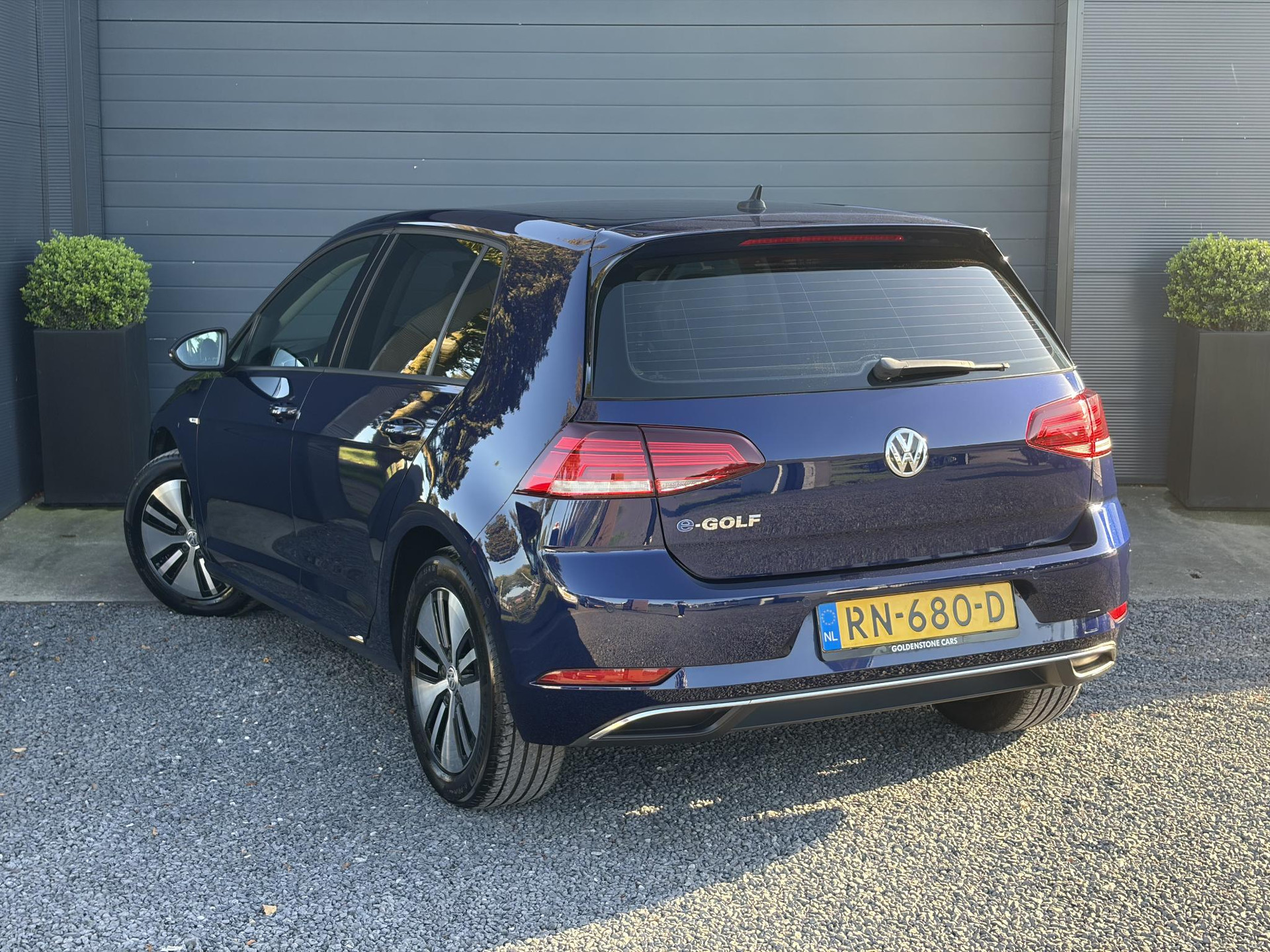 Volkswagen e-Golf e-Golf ✓SOH 88.57%✓Carplay✓Navi✓Leder✓Clima✓Cruise✓Pdc V+A✓LED✓16'' Lm velgen✓N.A.P✓Apk tot 02-2027
