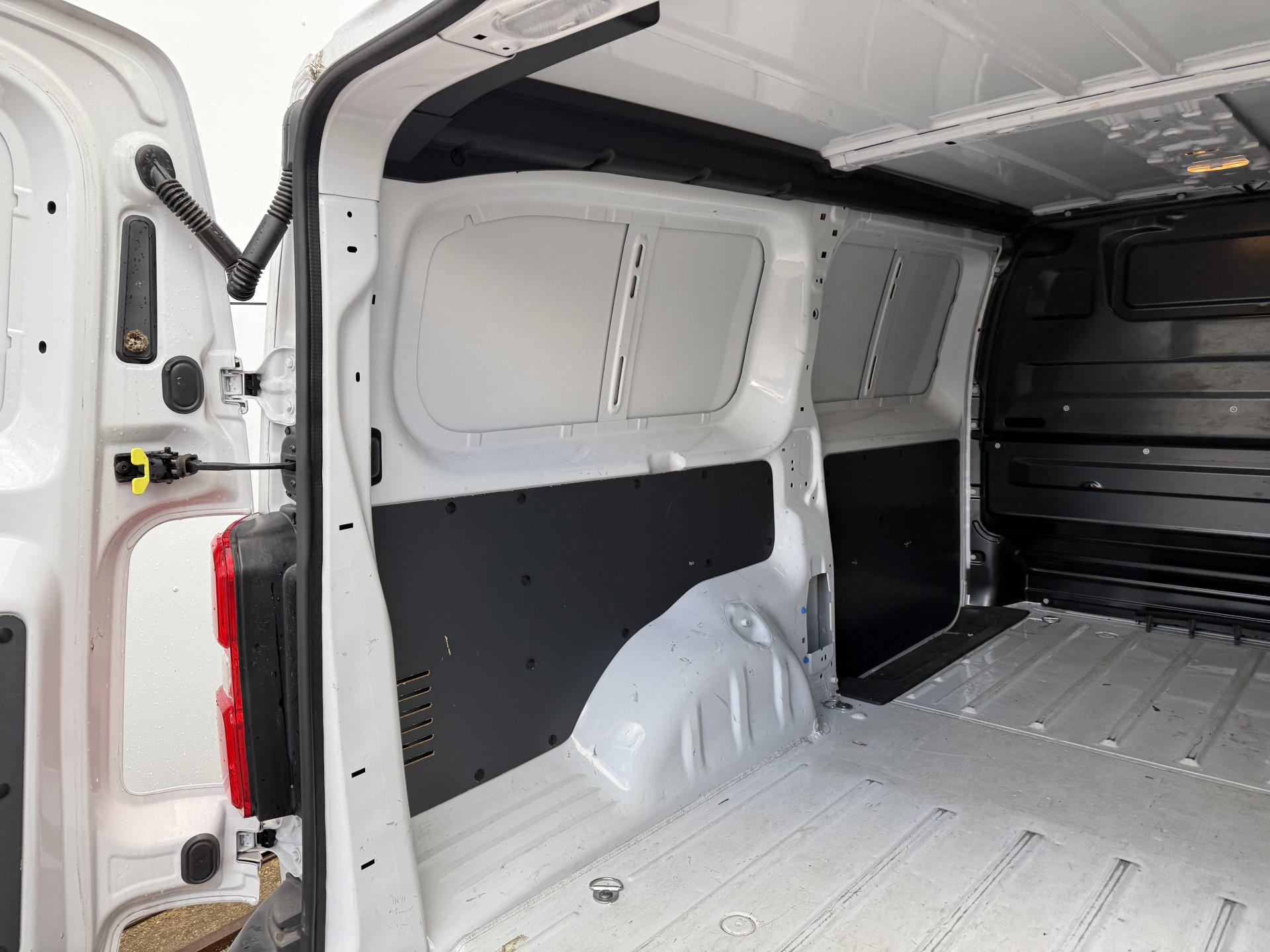 Toyota ProAce Electric Worker 75kWh 136PK L3 XL 348km WLTP EV Snelladen Climate control Cruise control Laadkabel