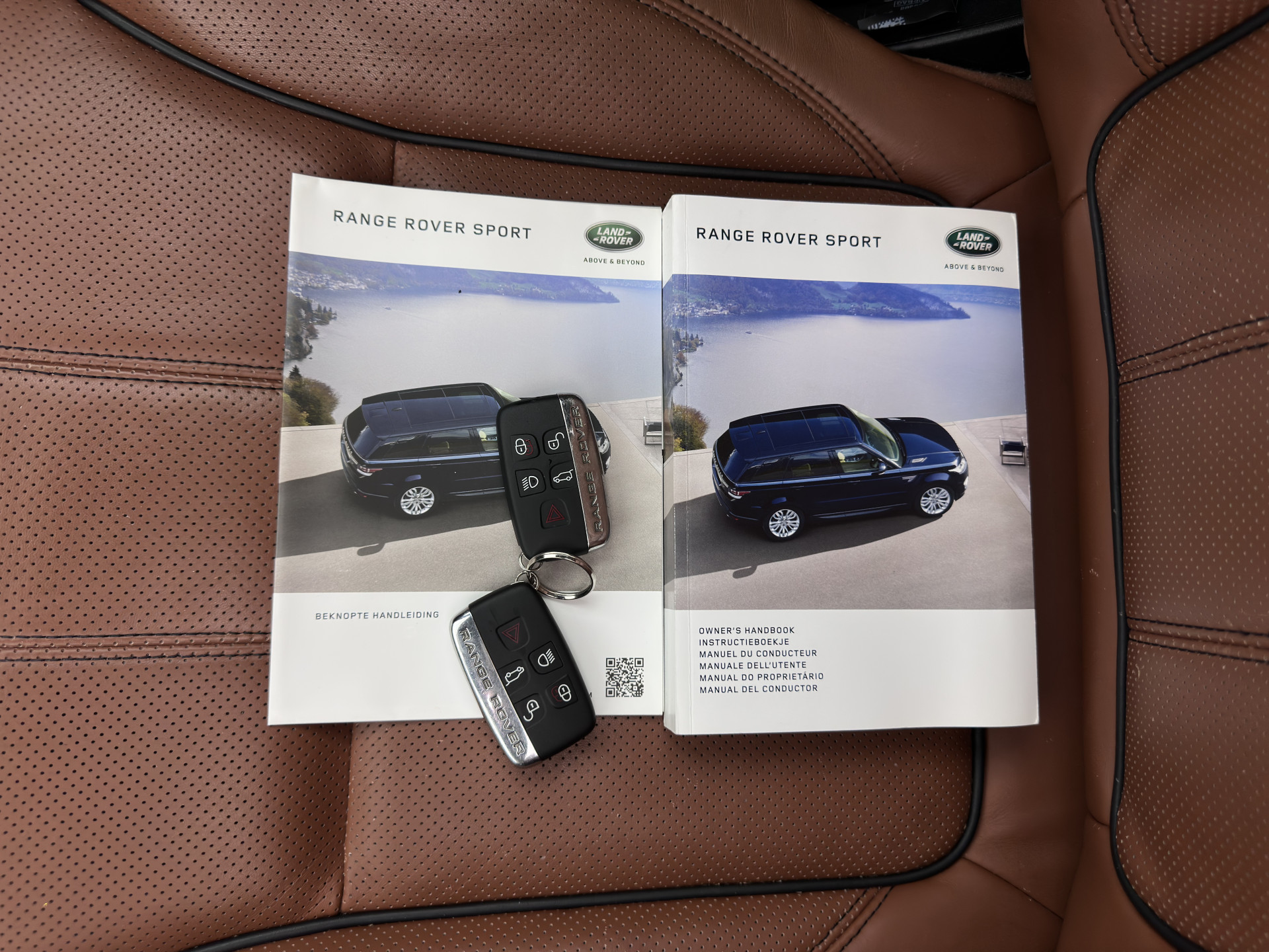 Land Rover Range Rover Sport 3.0 TDV6 HSE Dynamic Aut. *PANO | DIGI-COCKPIT | LEATHER | XENON | NAVI-FULLMAP | CAMERA | KEYLESS | AIR-SUSPENSION | ECC | PDC | HEATED-SPORTSEATS | AMBIENT-LIGHT | CARBON-INLAY | SHIFT-PADDLES | CRUISE |