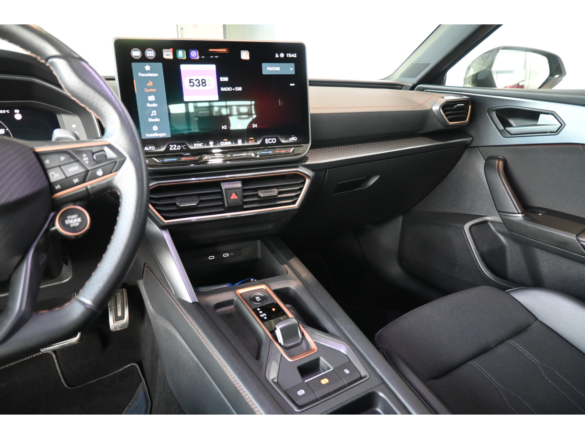 CUPRA Leon 1.5 TSI e-Hybrid Business PHEV EDGE Clima Adaptieve Cruise Matrix CarPlay Navigatie Lane Assist Stuurverwarming 100% Onderhouden! Inruil Mogelijk!
