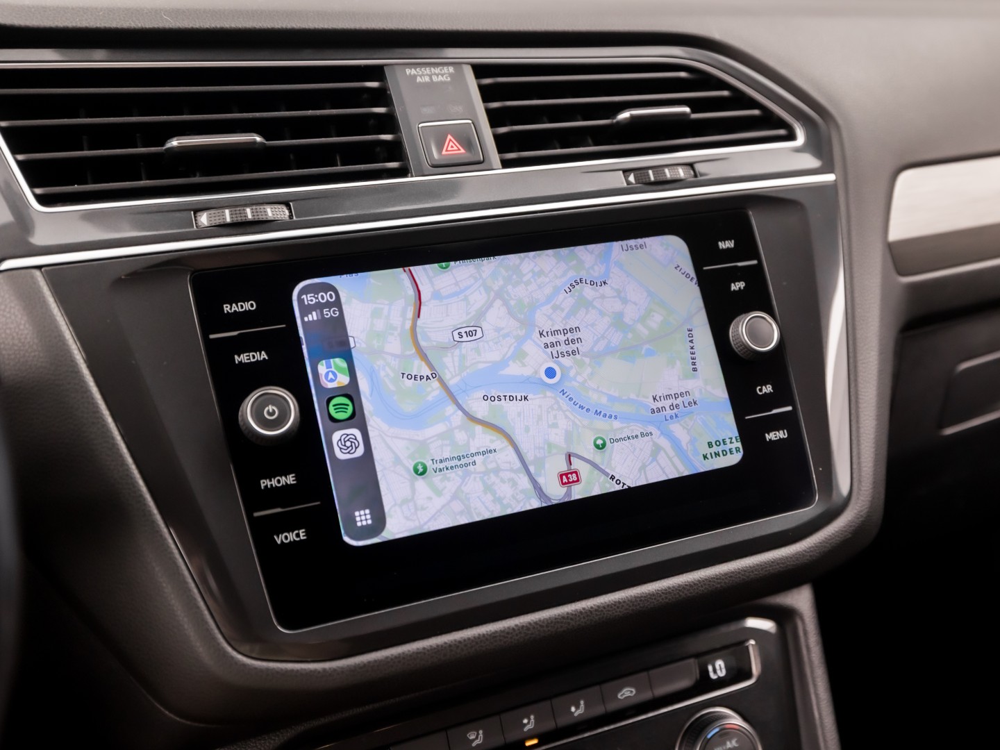 Volkswagen Tiguan Allspace 1.4 TSI Sportline 7 Persoons 150Pk Automaat (APPLE CARPLAY, GROOT NAVI, CLIMATE, GETINT GLAS, SPORTSTOELEN, PARKEERSENSOREN, ADAPTIVE CRUISE, NIEUWSTAAT)
