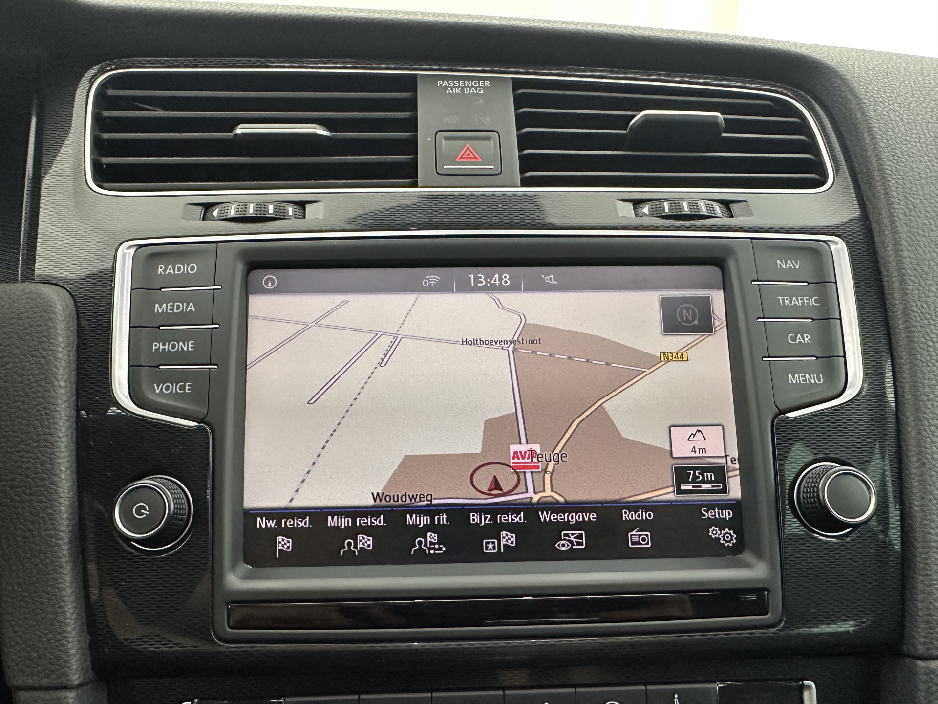 Volkswagen Golf 1.4 TSI GTE Executive-Plus-Pack Aut. *PANO | FULL-LED | LEATHER | LANE-ASSIST | BLIND-SPOT | ADAPTIVE-CRUISE | CAMERA | DAB | NAVI-FULLMAP | ECC | SHIFT-PADDLES | PDC | HEATED-SPORTSEATS | PRIVACY-GLASS | 18"ALU*