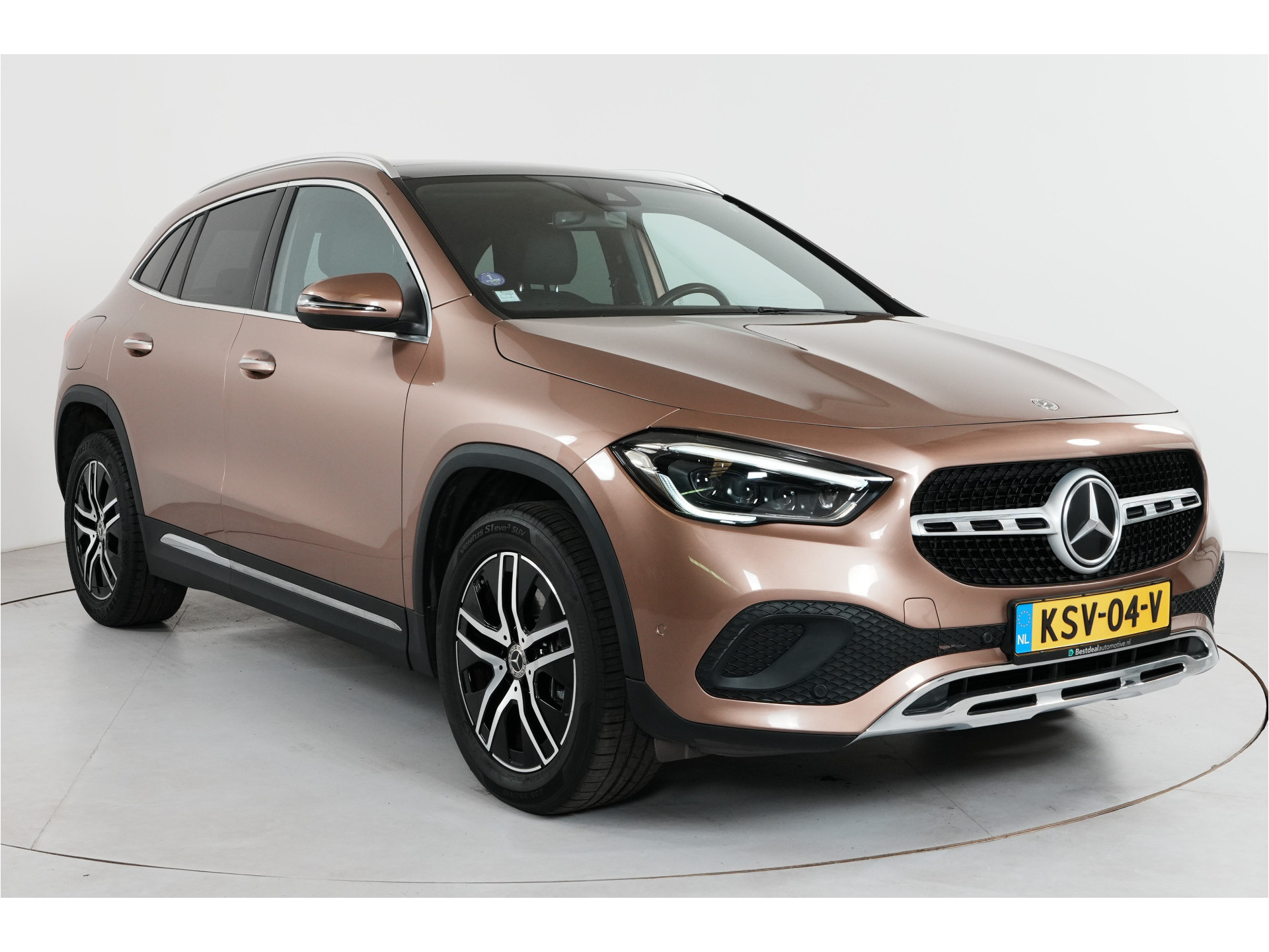 Mercedes-Benz GLA-klasse 250 e AMG Line 218 pk PHEV | SOH 94% | Pano | Camera | Ambient | Digi dash |