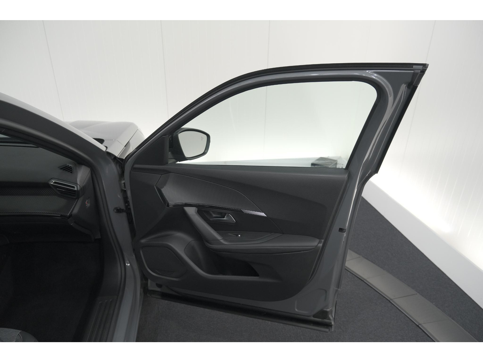Peugeot 2008 PureTech 100 Allure | Allseason Banden | 360 Camera | Adaptieve Cruise Control | Dodehoekdetetie | Navigatie