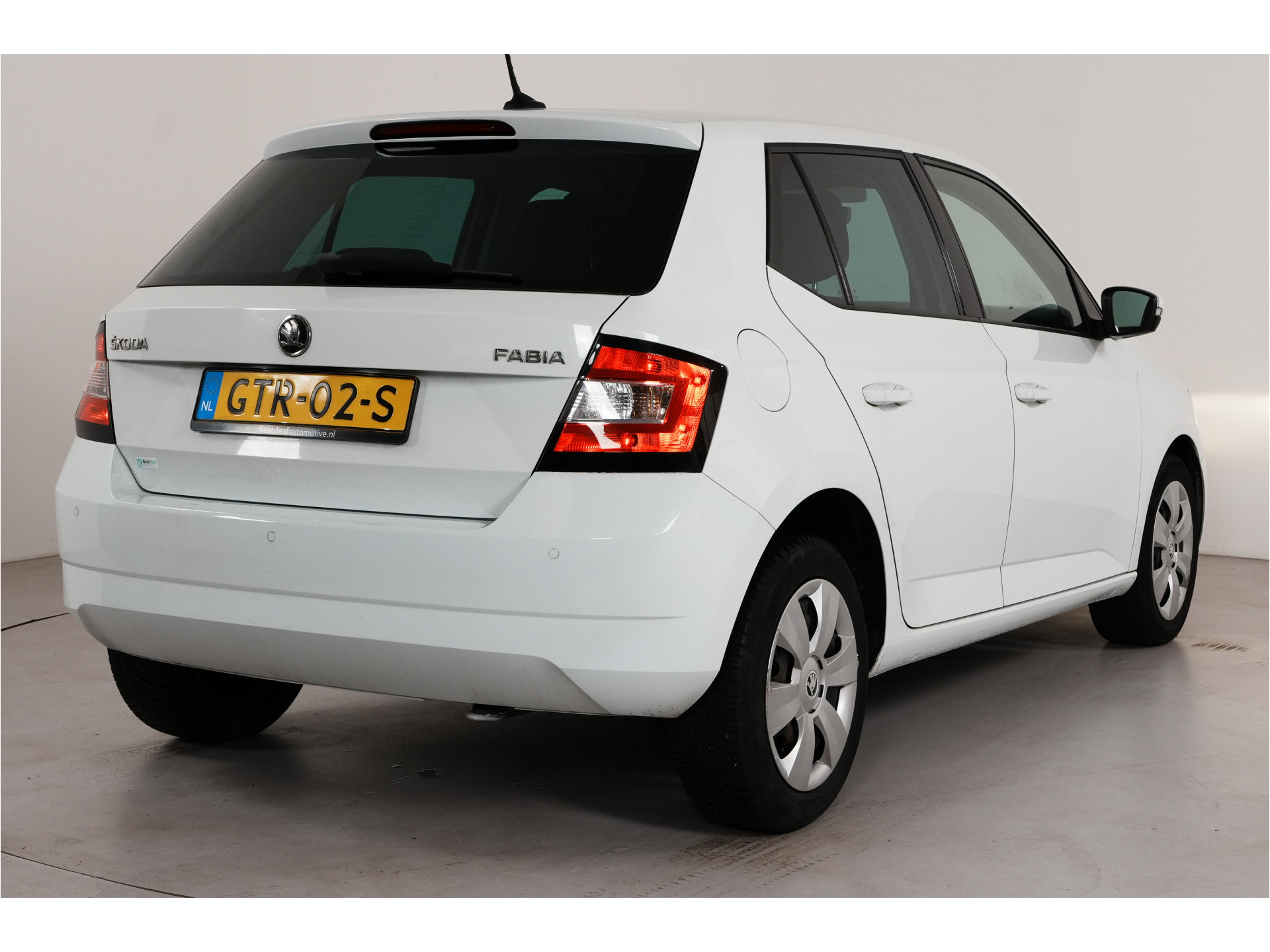ŠKODA Fabia 1.0 TSI Drive | Navi | Cruise | PDC |
