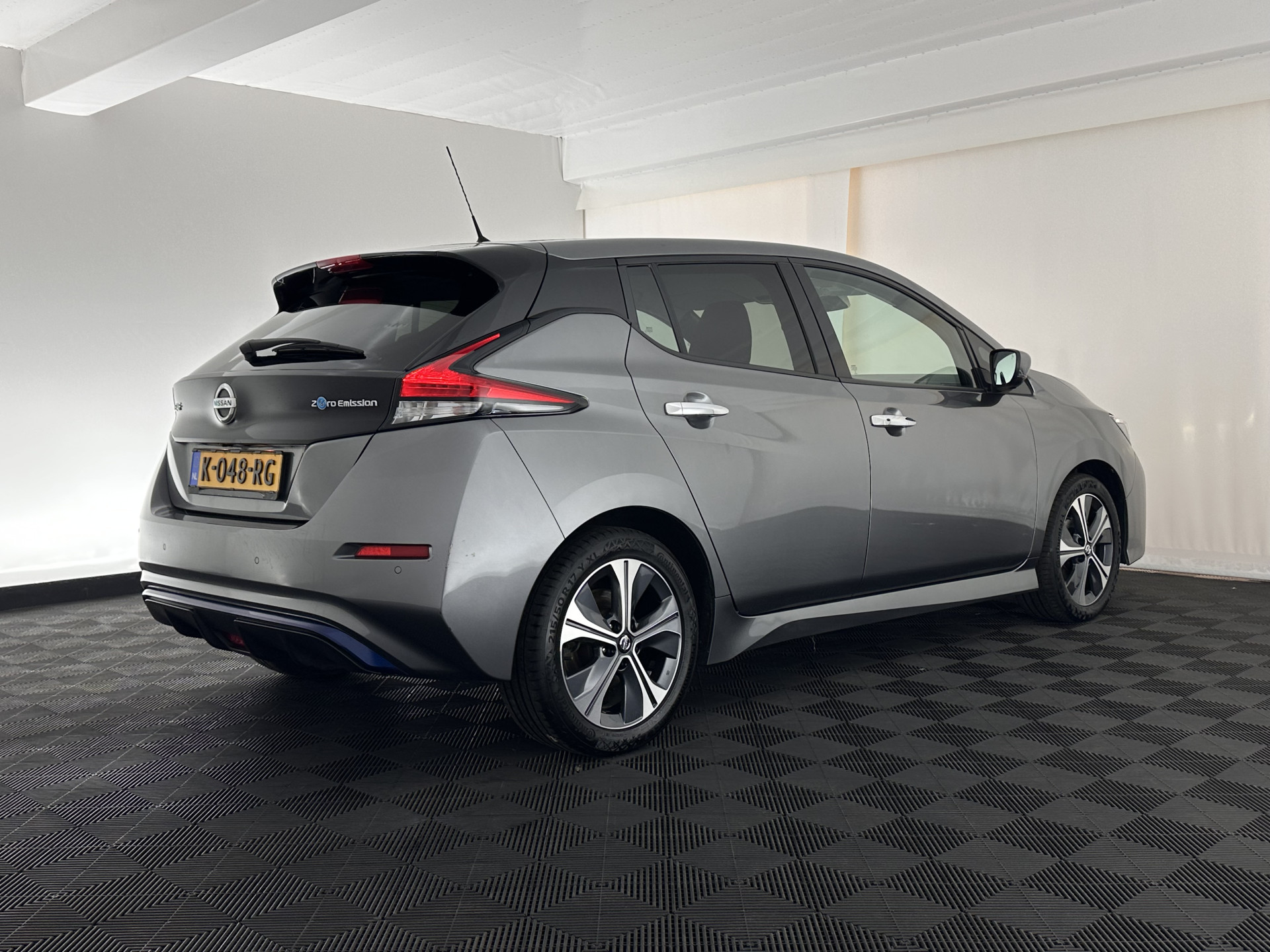 Nissan LEAF N-Connecta 40 kWh {SOH-90%} Aut. *HEATPUMP | ADAPTIVE-CRUISE | NAVI-FULLMAP | TOPVIEW | KEYLESS | BLINDSPOT |  DIGI-COCKPIT | HEATED-COMFORTSEATS | DAB | PRIVACYGLASS | ECC | PDC | CARPLAY | 17"ALU*