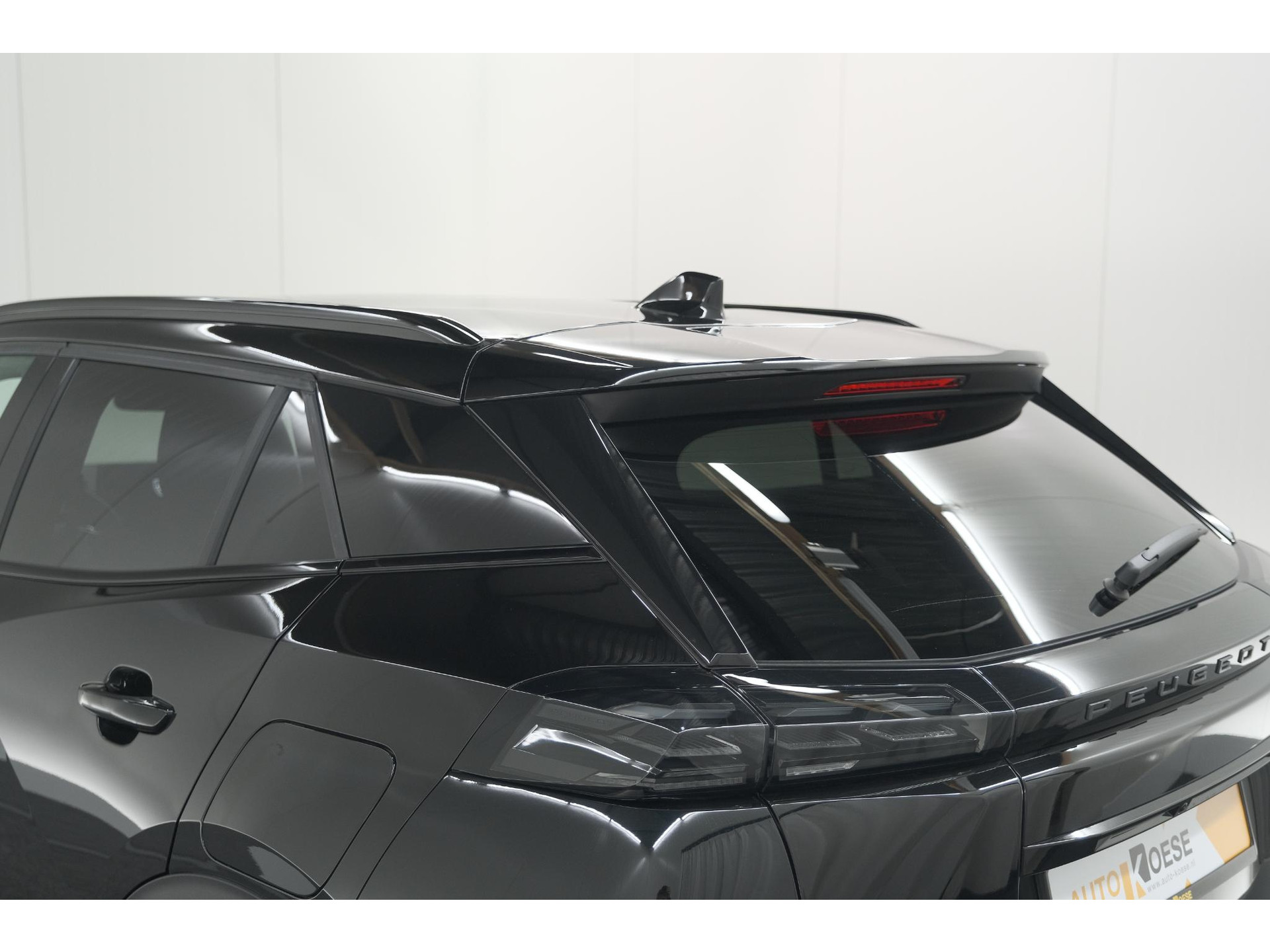 Peugeot 2008 PureTech 130 EAT8 GT | Camera | Parkeersensoren | Apple Carplay