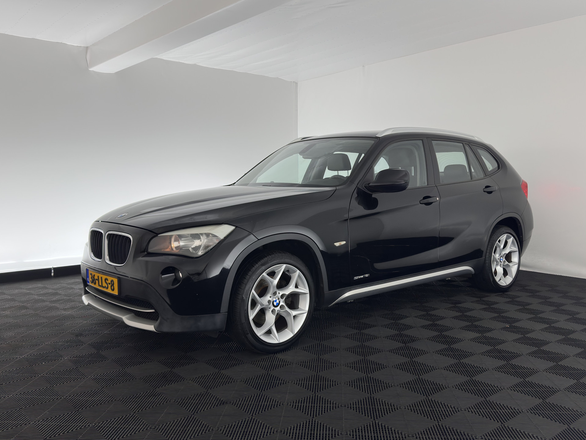 BMW X1 sDrive18i X-Line Executive *NAVI-FULLMAP | COMFORT-SEATS | ECC | PDC | CRUISE | TOWBAR | 18''ALU*