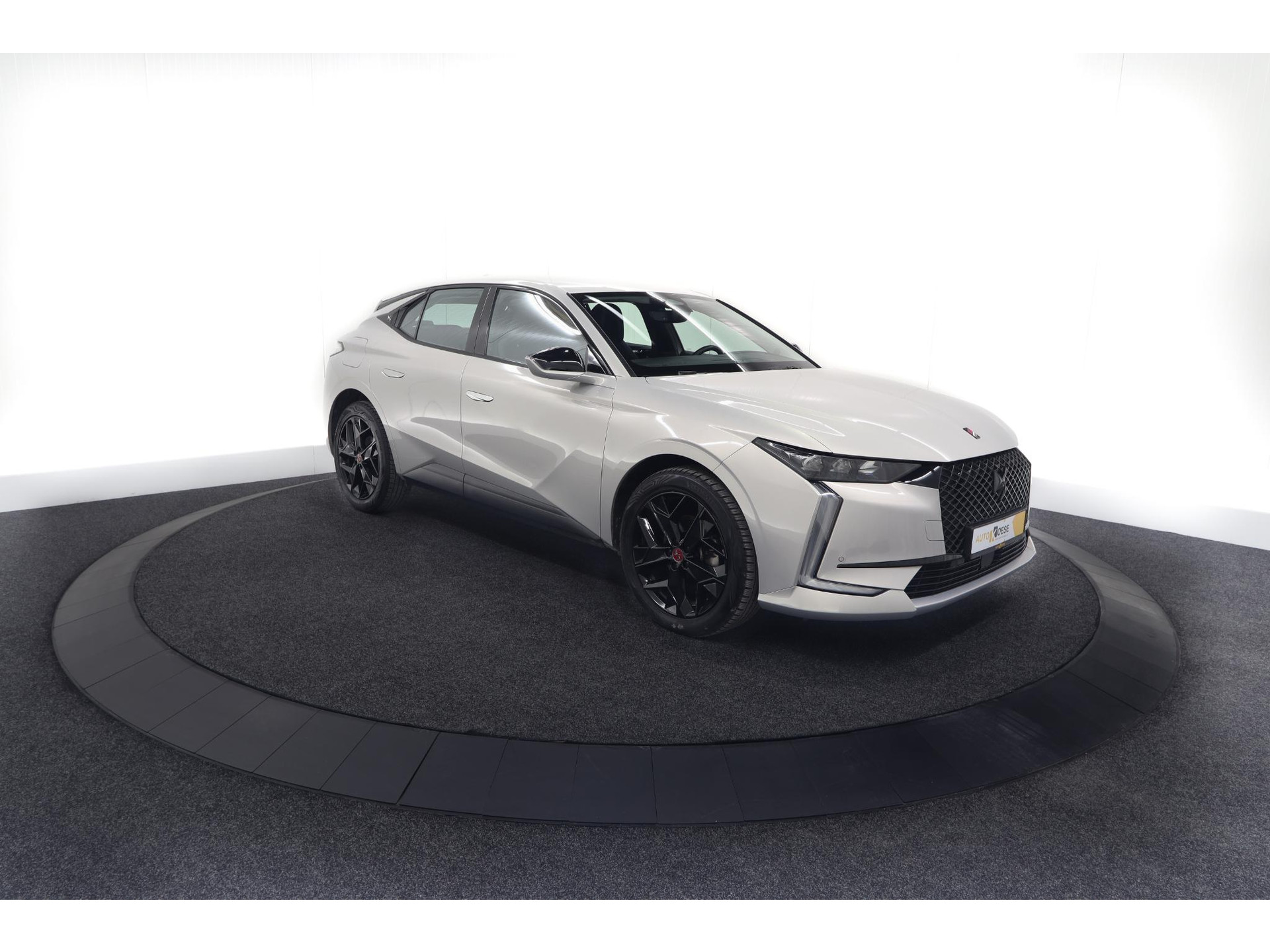 DS 4 PureTech 130 EAT8 Performance Line | Camera | Apple Carplay | Alcantara® bekleding | Parkeersensensoren