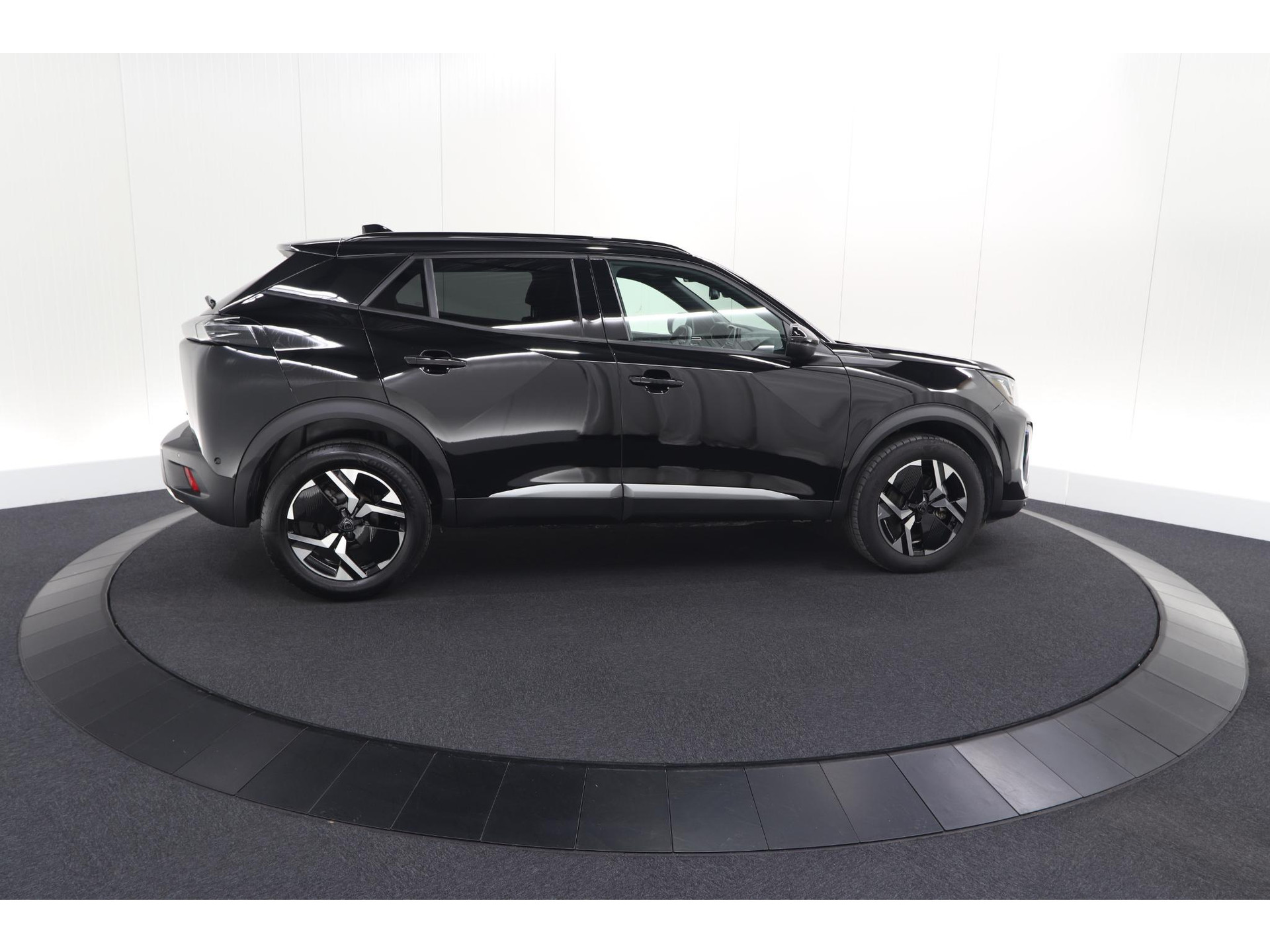 Peugeot 2008 1.2 Hybrid 145 Allure | 360 Camera | Adaptieve Cruise Control | Navigatie | Dodehoekdetectie