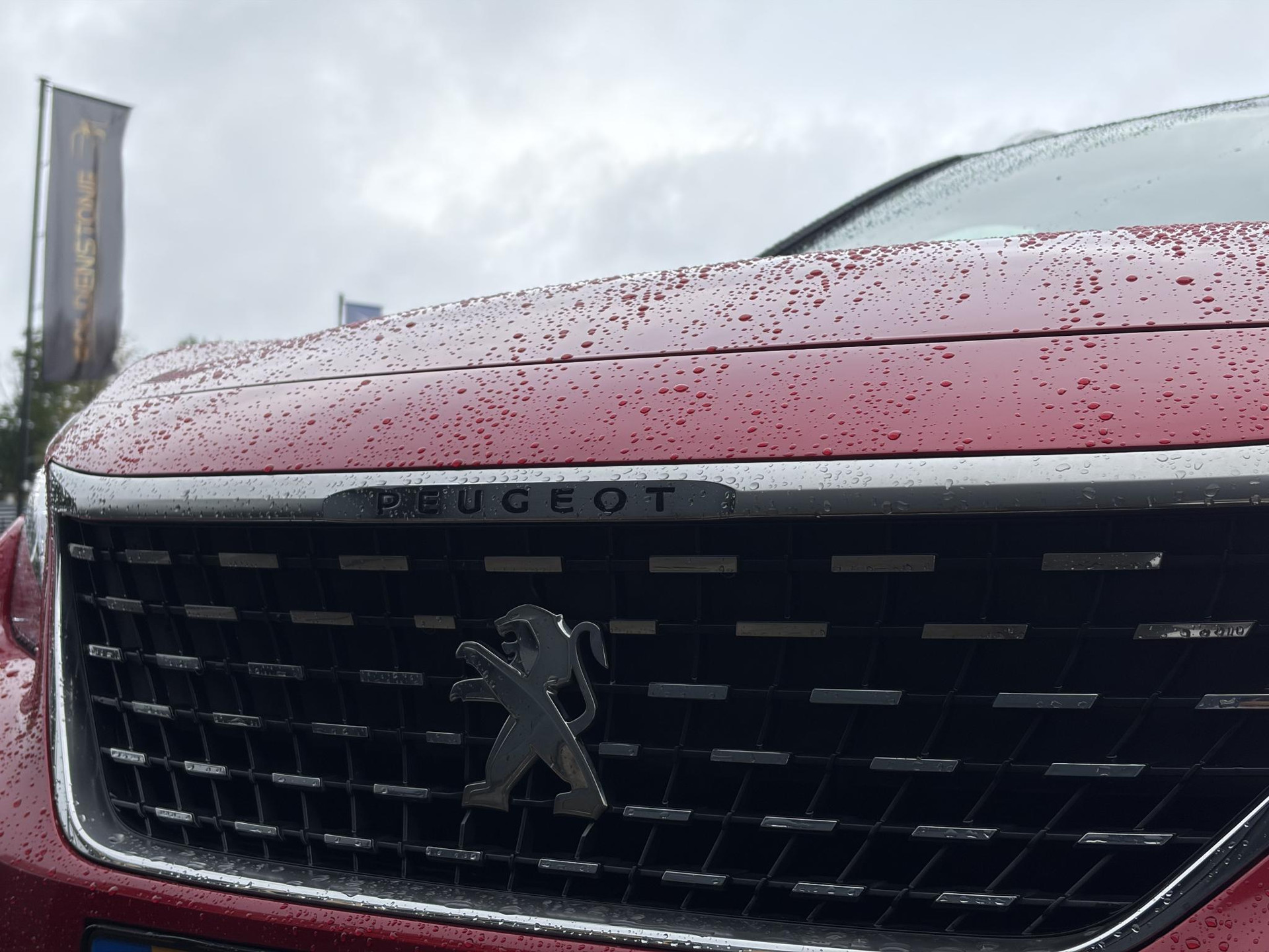 Peugeot 3008 1.2 PureTech GT Line ✓D-riem vv in 2026✓1e Eigenaar✓360 ° Camera✓Pano✓Massage stoel✓Draadloze telefoonlader✓Carplay✓Stoelvw✓Keyless✓Leder✓Navi✓Pdc V+A✓6 Bak✓Dealer Onderhouden✓Rijstrooksensor✓Dodehoeksensor✓19'' Lmv✓N.A.P✓Apk tot 09-2027