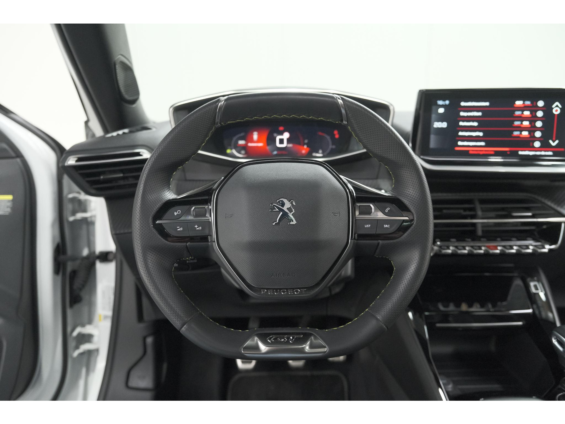 Peugeot 2008 PureTech 130 GT | Elektrisch Panoramadak | Camera | Dodehoekdetectie | Navigatie
