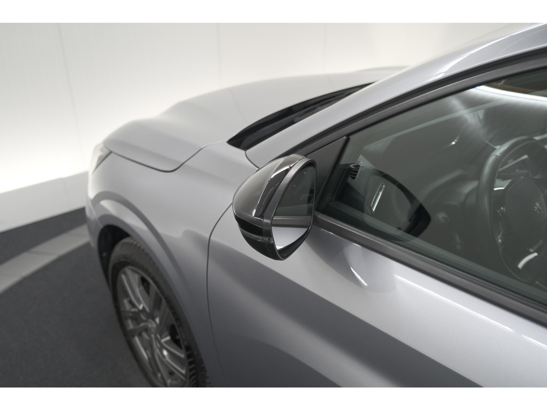 Peugeot 208 PureTech 75 Active Pack | Navigatie | Parkeersensoren | Apple Carplay | Allseason Banden