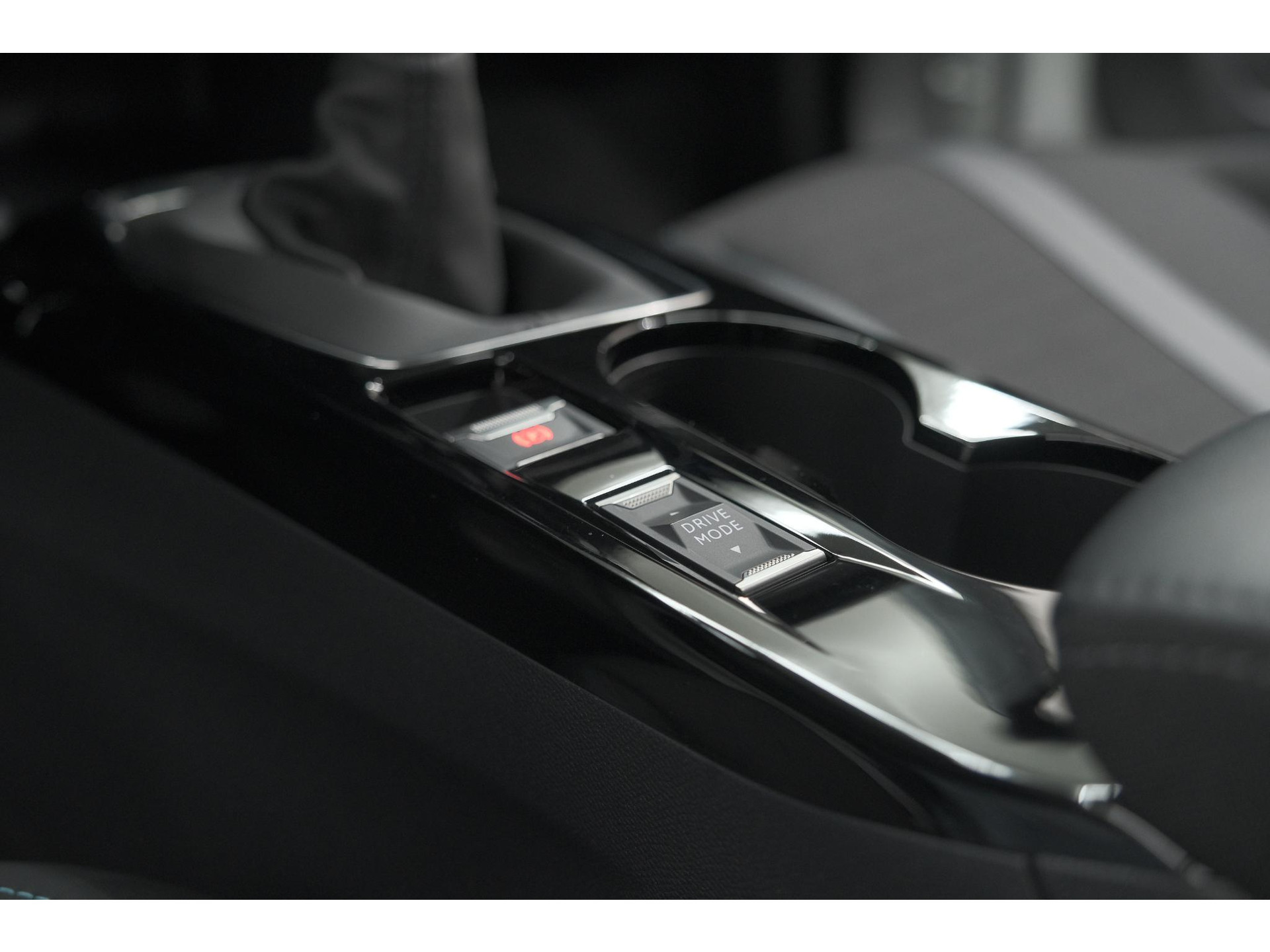 Peugeot 2008 PureTech 102 Allure Pack | Allseason Banden | Parkeersensoren | Apple Carplay