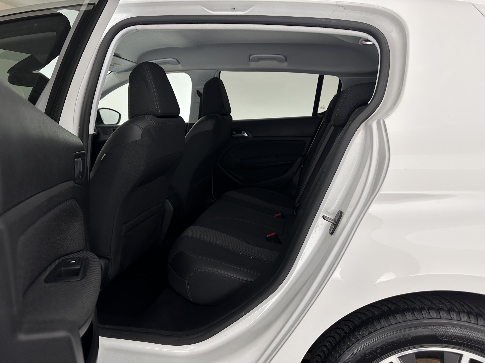 Peugeot 308 1.5 Blue HDi Allure *FULL-LED | HEATED-SPORTSEATS | NAVI-FULLMAP | DAB | ECC | PDC | CRUISE | PRIVACYGLASS | 16''ALU*