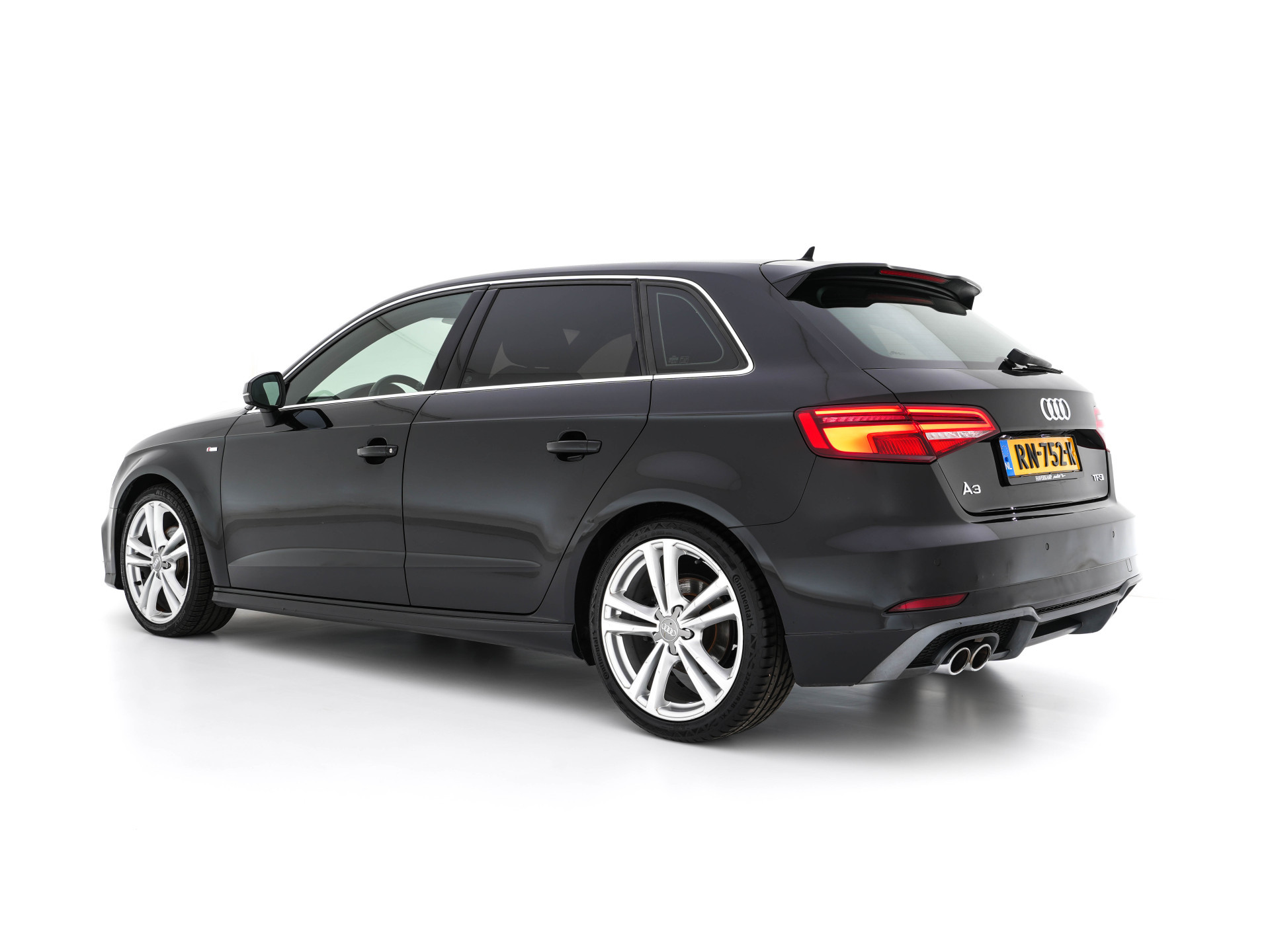 Audi A3 Sportback 1.5 TFSI CoD S-Line-Sportpack Edition Aut. *FULL-LED | LEATHER-FABRIC | NAVI-FULLMAP | SPORT-SEATS | AUDI-SOUND | ECC | PDC | PRIVACY-GLASS | CRUISE | 18''ALU*