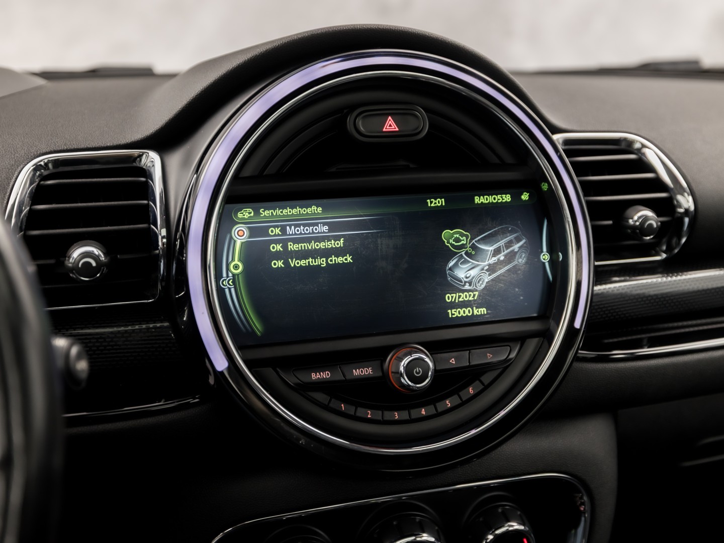 MINI Clubman 2.0 Cooper S Chilli 192Pk Automaat (PANORAMADAK, GROOT NAVI, MEMORY SEAT, LEDER, HARMAN/KARDON, CAMERA, STOELVERWARMING, LED KOPLAMPEN, NIEUWSTAAT)