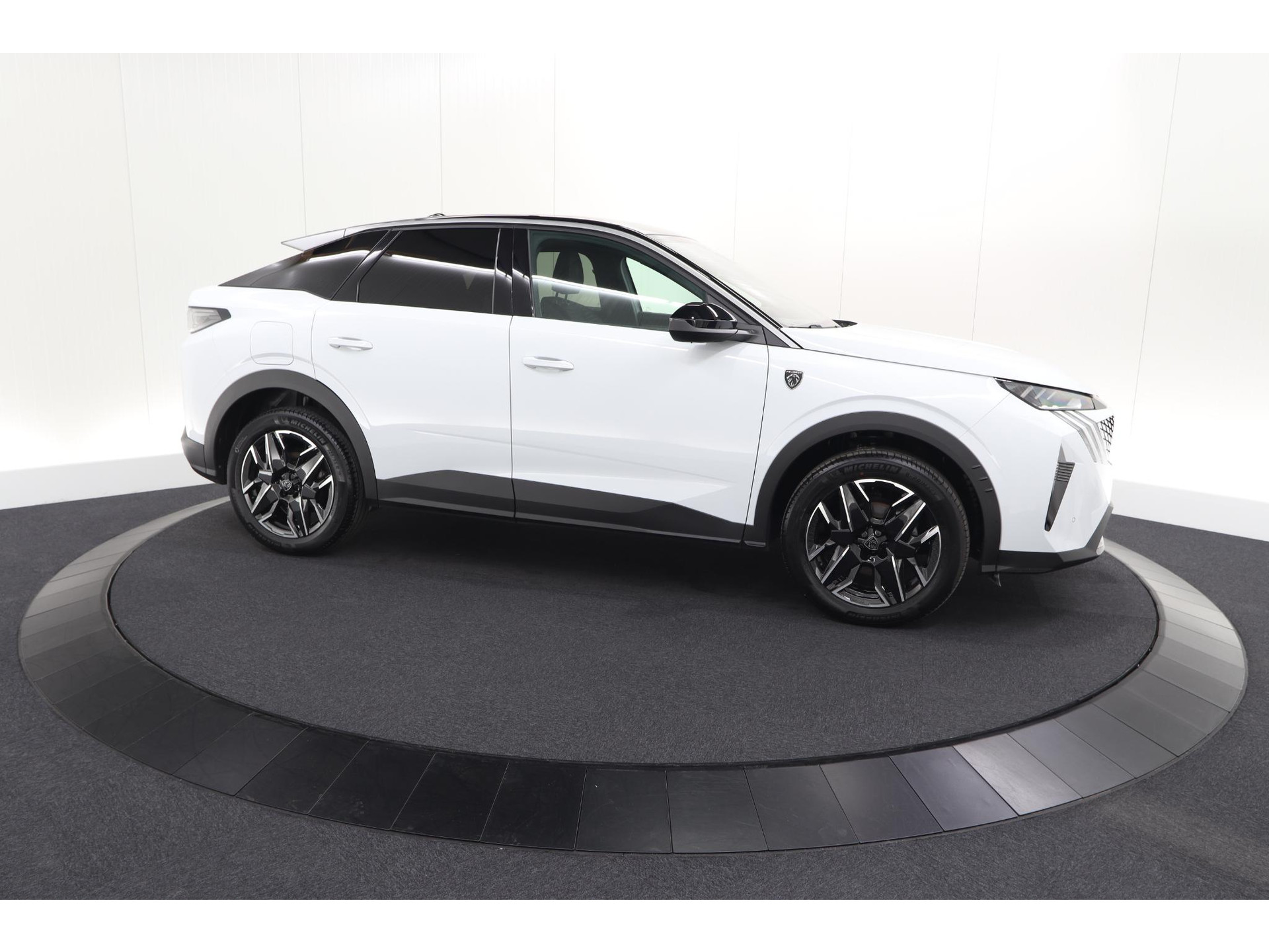 Peugeot 3008 1.2 Hybrid 136 GT | Elektrische Kofferklep | Camera | Adaptieve Cruise Control | Apple CarPlay