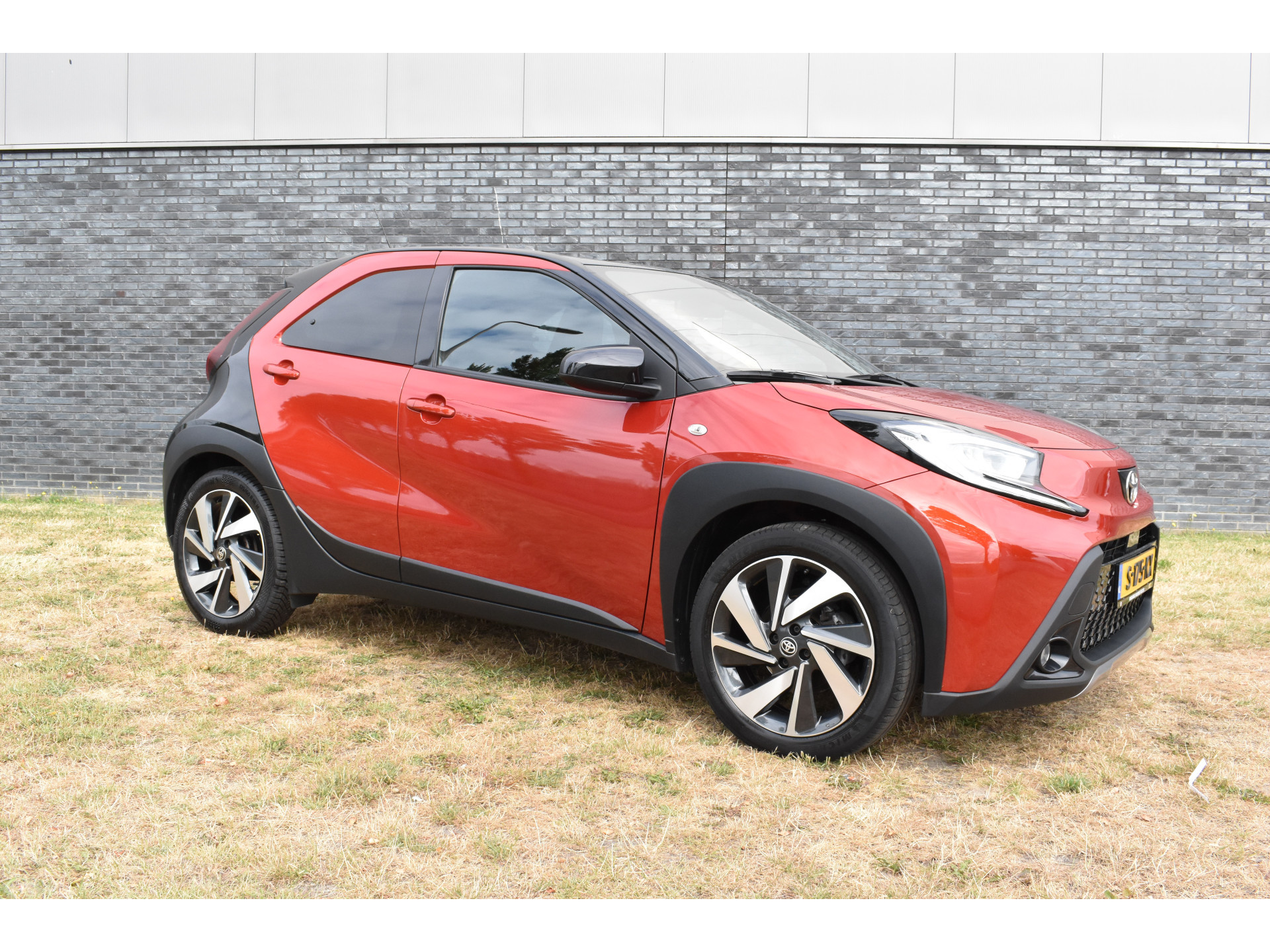Toyota Aygo X 1.0 VVT-i MT Envy Jbl Navigatie Carplay