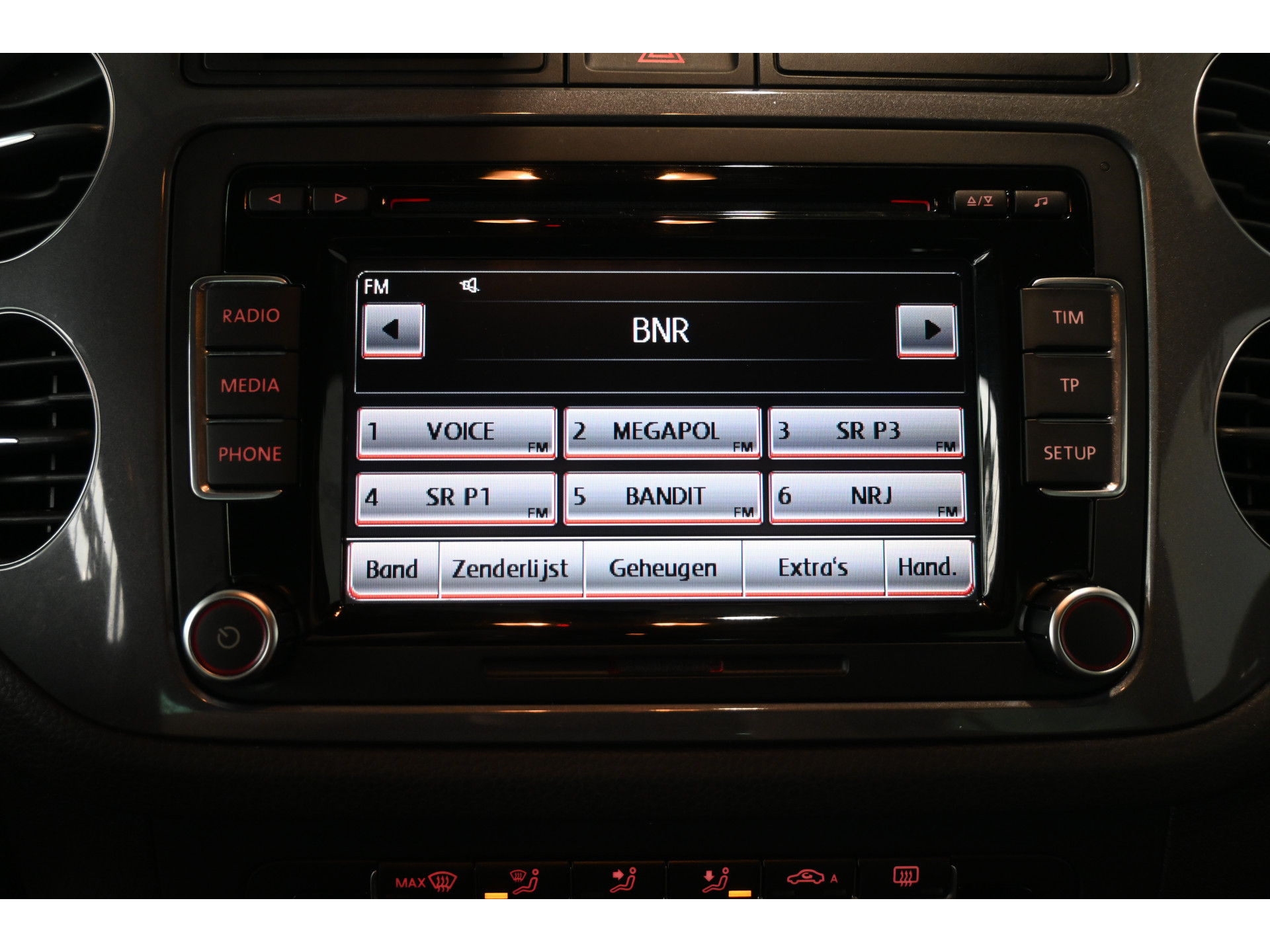 Volkswagen Tiguan 1.4 TSI Sport&Style 4Motion R-line Edition Clima Navigatie Stoelverwarming Goed Onderhouden! Inruil Mogelijk!