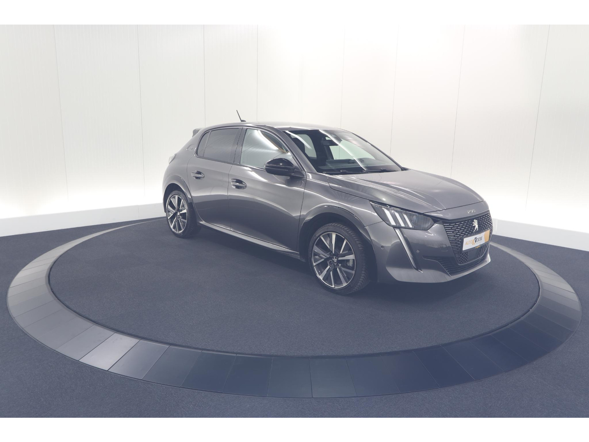 Peugeot 208 PureTech 100 EAT8 GT | Camera | Dodehoekdetectie | Navigatie | Apple Carplay