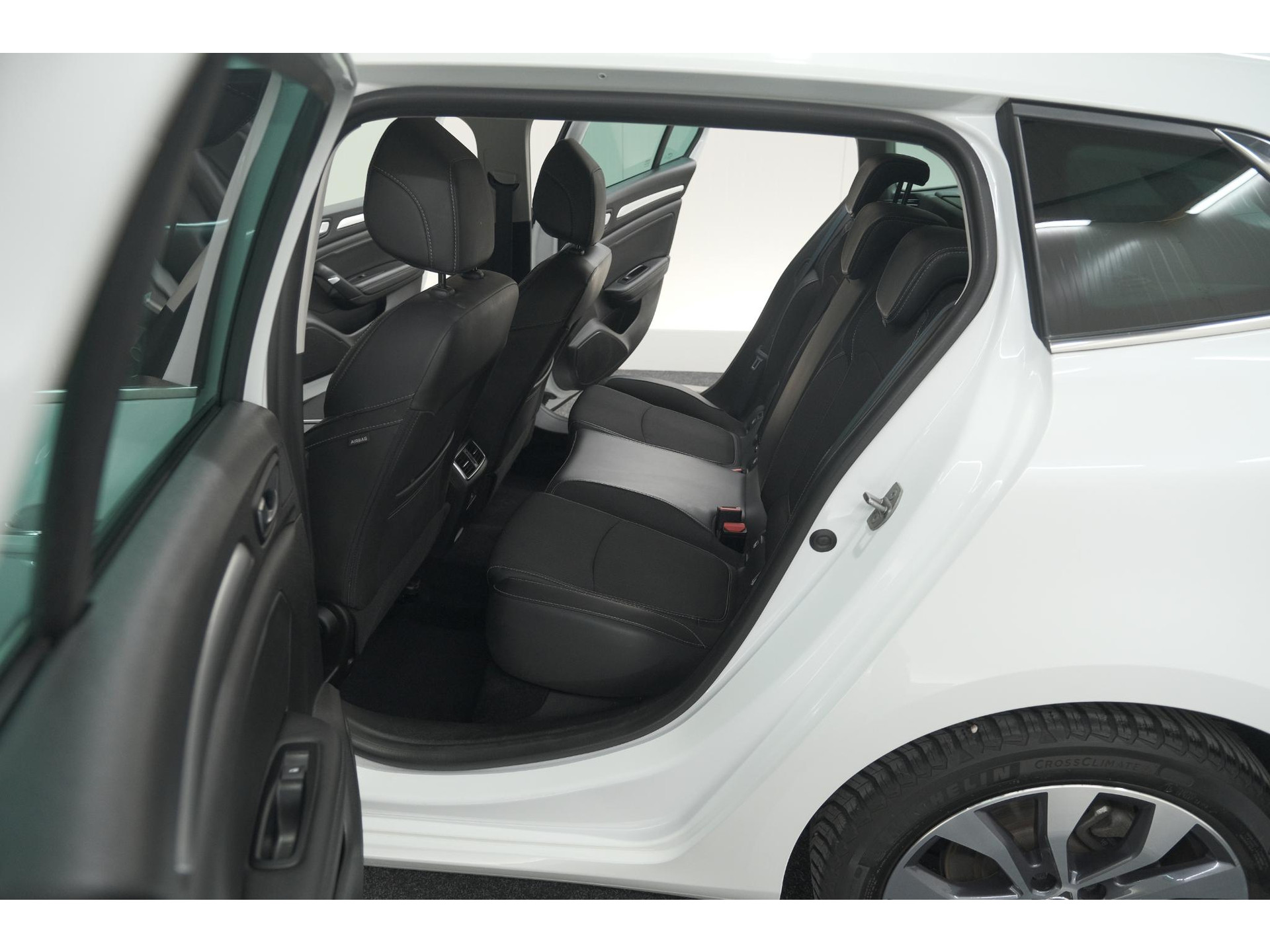 Renault Mégane Estate TCe 140 EDC Techno | Trekhaak | Camera | Navigatie | 9.3 Inch Groot Scherm