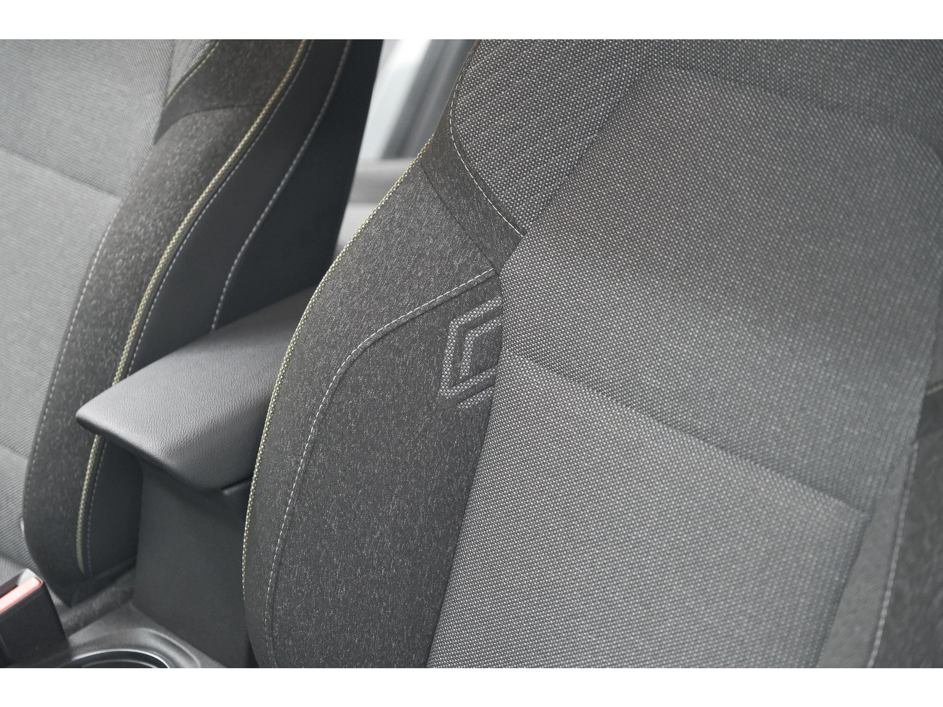 Renault Captur Mild Hybrid 160 EDC Techno | Camera | Navigatie | Apple Carplay | Pack Full Screen