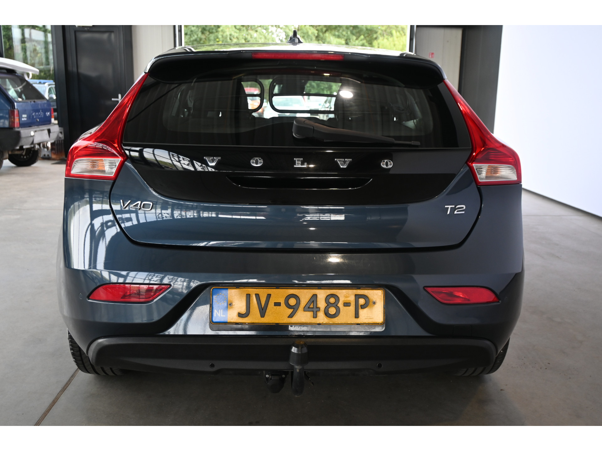 Volvo V40 2.0 T2 Momentum Nap Clima Cruise control Trekhaak Navigatie Stoelverwarming Goed onderhouden! Inruil Mogelijk!