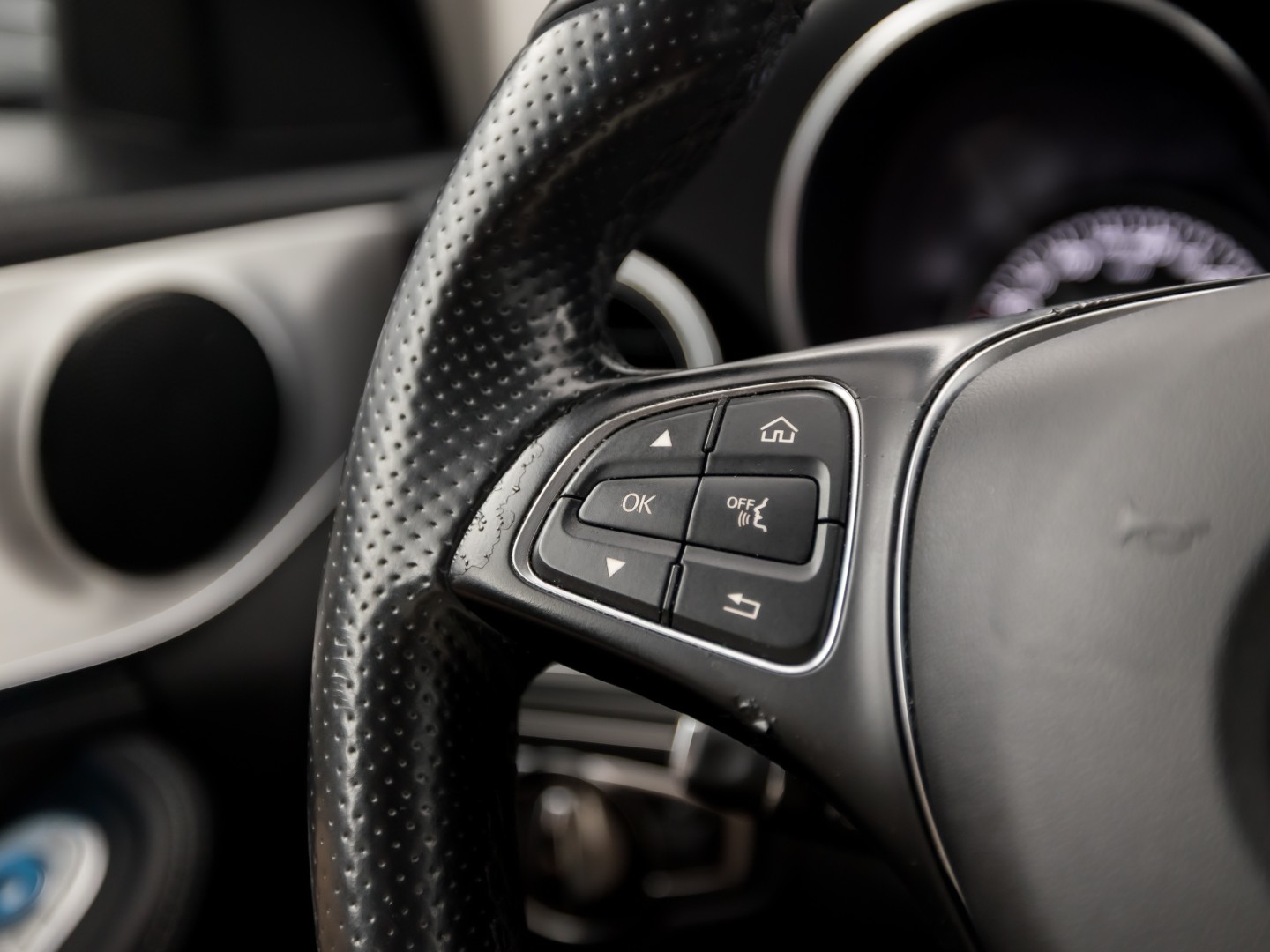 Mercedes-Benz C-Klasse 180 Sport 156Pk Automaat (NAVIGATIE, LEDER, SFEERVERLICHTING, GETINT GLAS, STOELVERWARMING, SPORTSTOELEN, CRUISE, NIEUWE APK, NIEUWSTAAT)