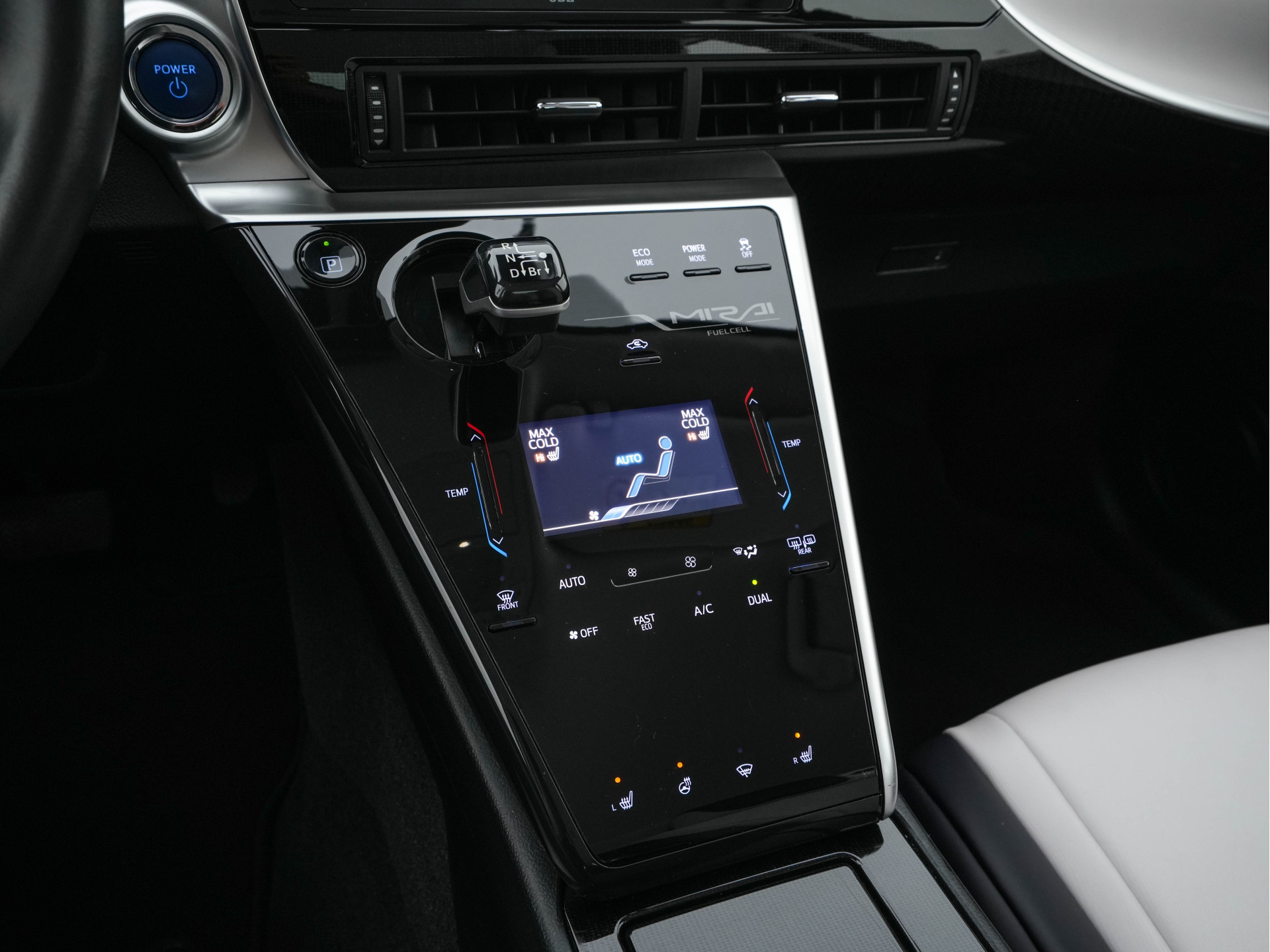 Toyota Mirai FCV Executive [ HYDROGEN ] [INCL-BTW] Aut. *LEATHER | FULL-LED | JBL-SOUNDSYSTEM | CAMERA | KEYLESS | MEMORY-PACK | ADAPTIVE-CRUISE | BLIND-SPOT |  DAB | NAVI-FULLMAP | DIGI-COCKPIT | COMFORT-SEATS | LANE-ASSIST