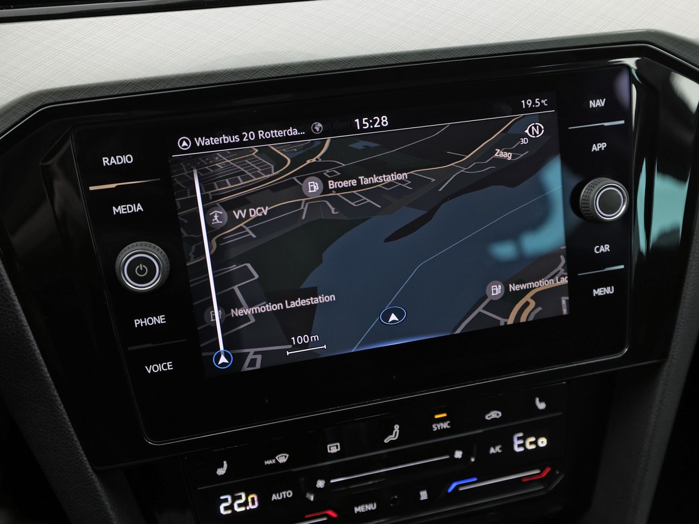 Volkswagen Passat Variant 1.4 TSI PHEV GTE 218Pk Automaat (APPLE CARPLAY, SOH 88,9%, GROOT NAVI, CAMERA, TREKHAAK, KEYLESS, SPORTSTOELEN, STOELVERWARMING, GETINT GLAS, NIEUWSTAAT)