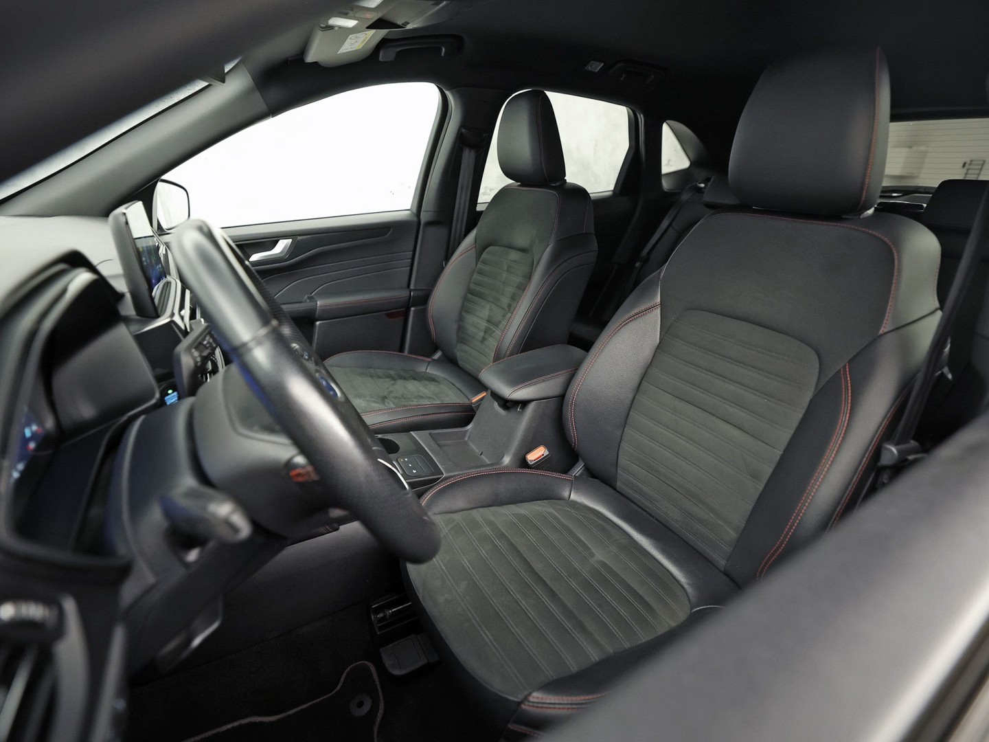 Ford Kuga 2.5 PHEV ST-Line X 225Pk Automaat (VIRTUAL COCKPIT, BANG&OLUFSEN, APPLE CARPLAY, ELEK SPORTSTOELEN, LEDER/ALCANTARA, CAMERA, ELEK ACHTERKLEP, KEYLESS, NIEUWSTAAT)