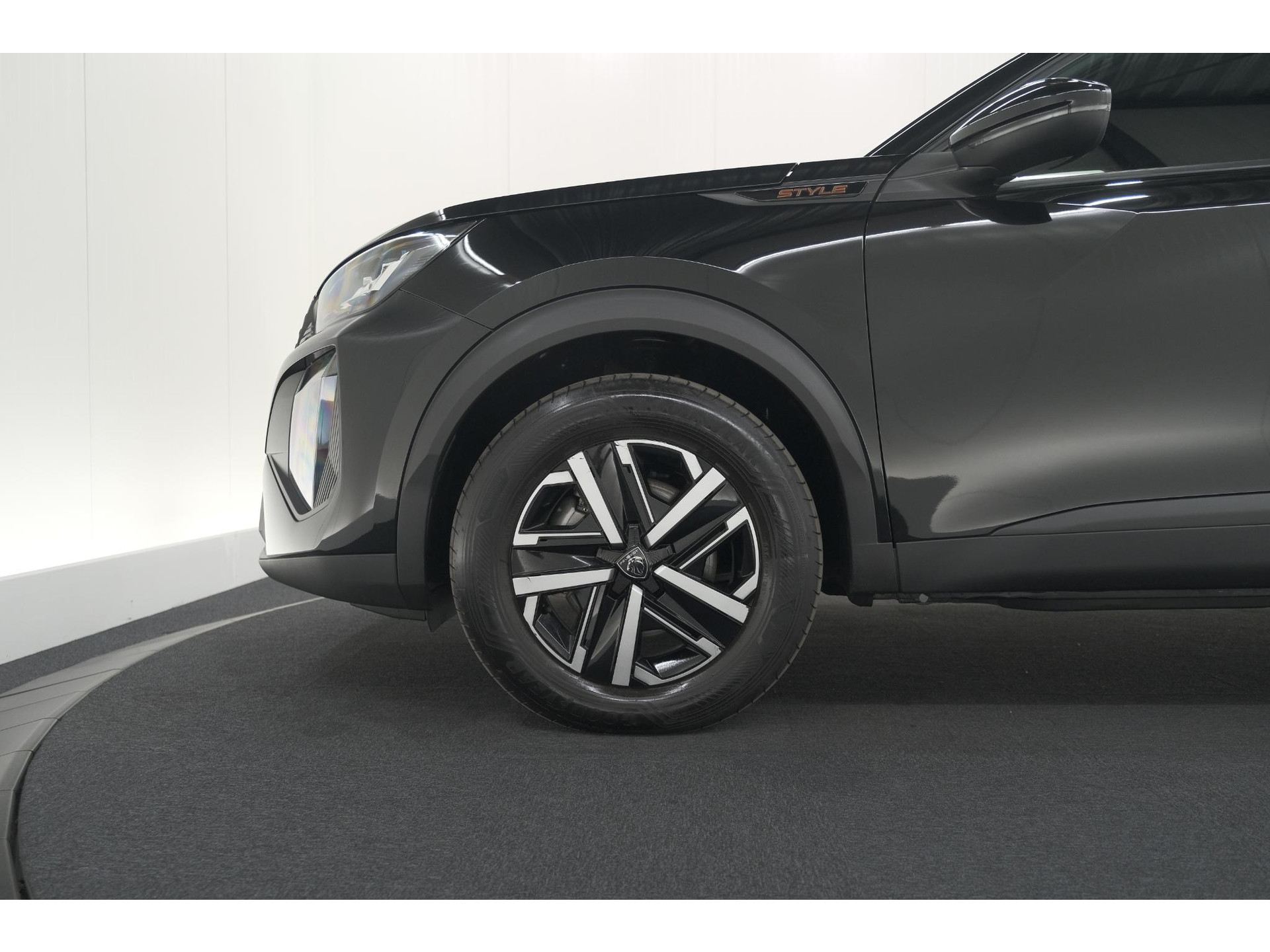 Peugeot 2008 1.2 Hybrid 136 Style | Apple Carplay | Parkeersensoren | Climate Control